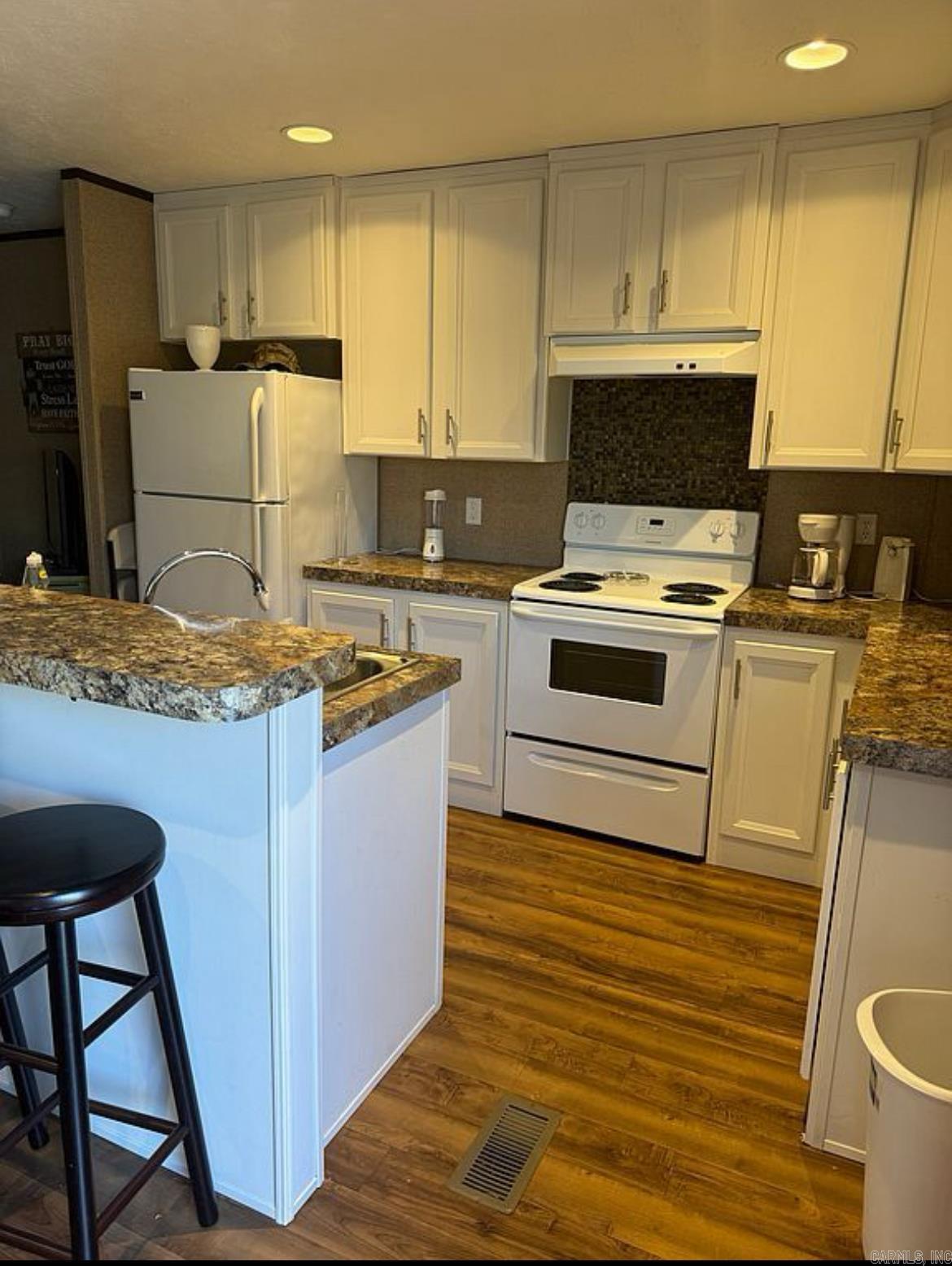 233  Bayside  Hot Springs, AR