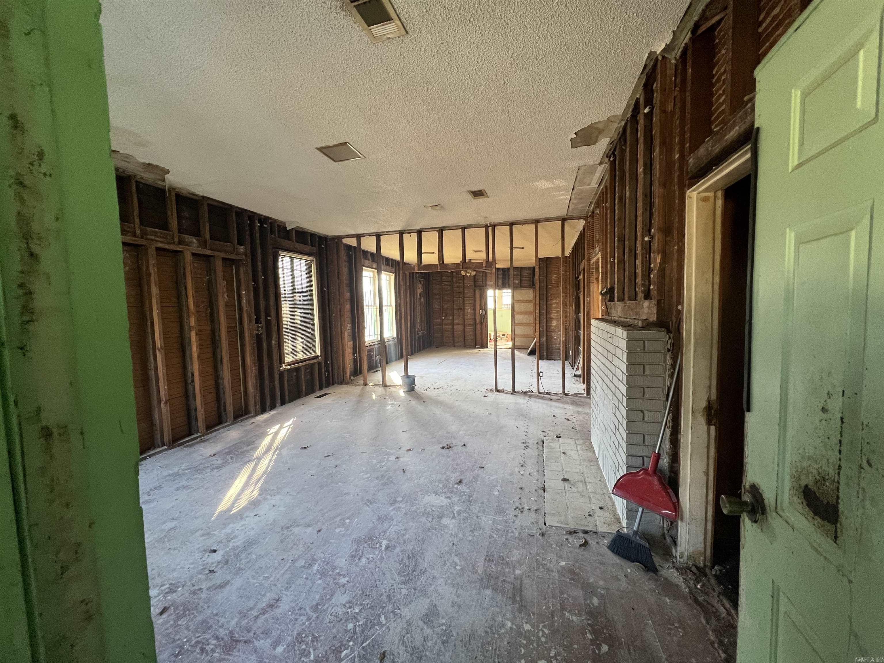 906 W 15th  Pine Bluff, AR