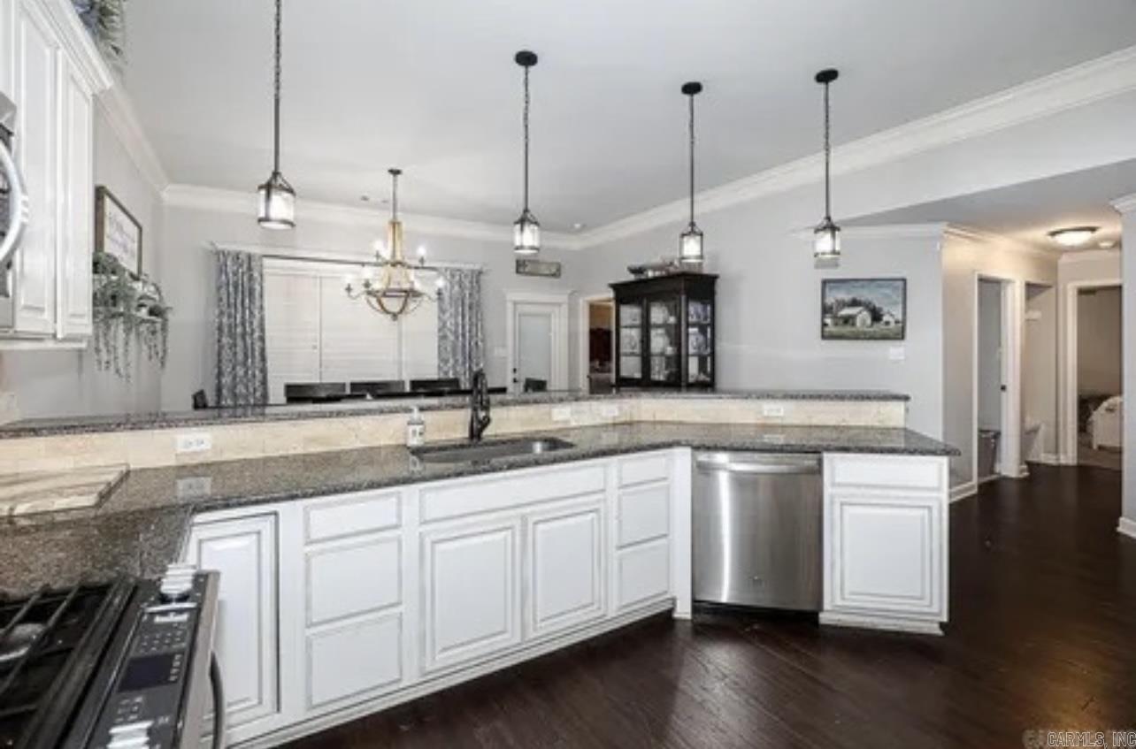 4927 Hickory Nut Lane  Bauxite, AR