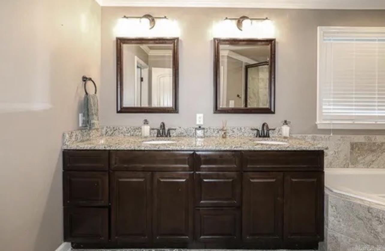 4927 Hickory Nut Lane  Bauxite, AR