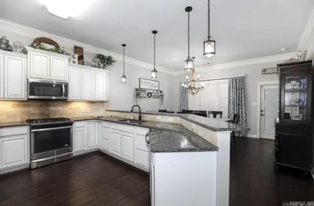 4927 Hickory Nut Lane  Bauxite, AR