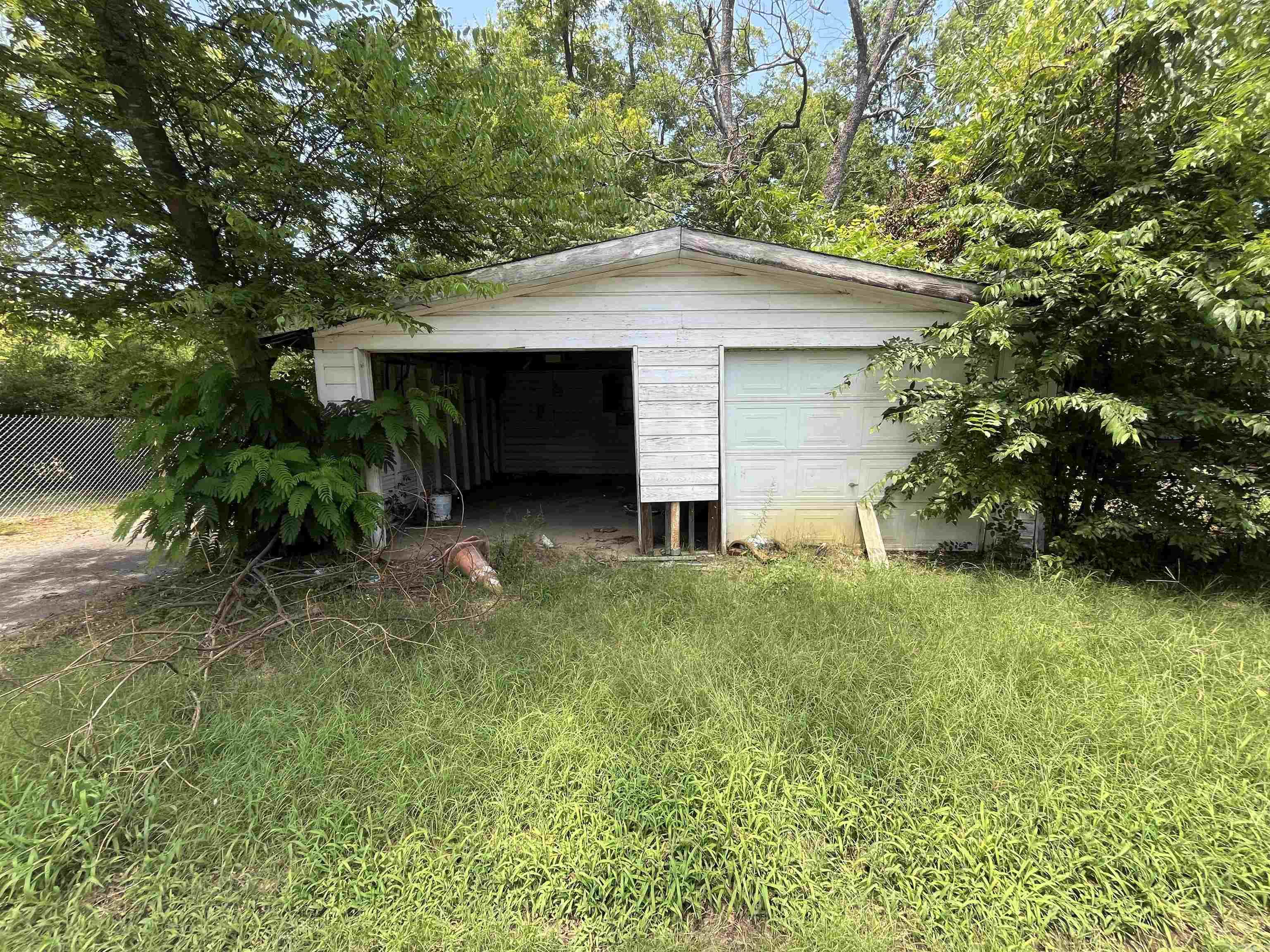 2424 S Pine  Little Rock, AR