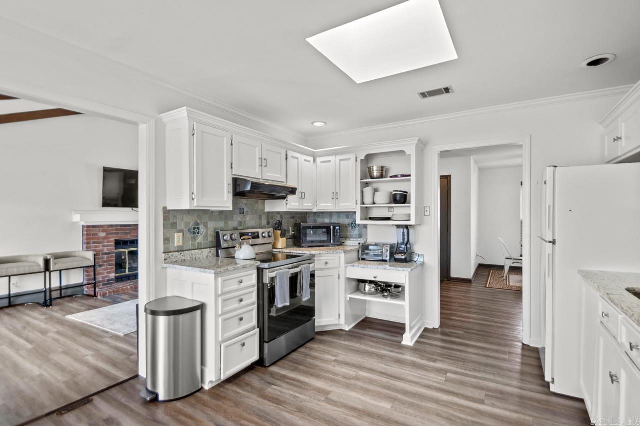 30 Summerland Court Little Rock, AR 72227