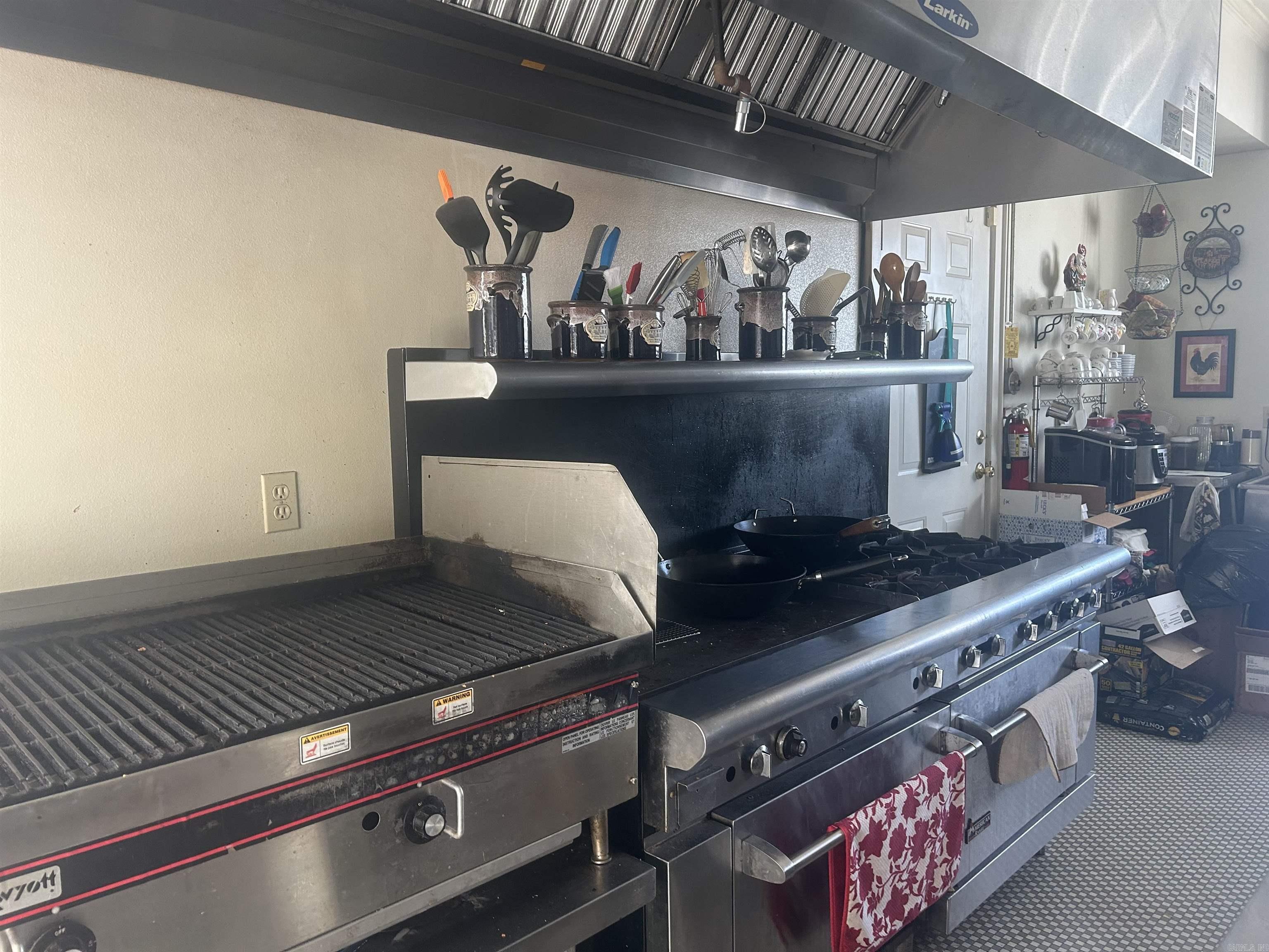 605 E Race  Searcy, AR
