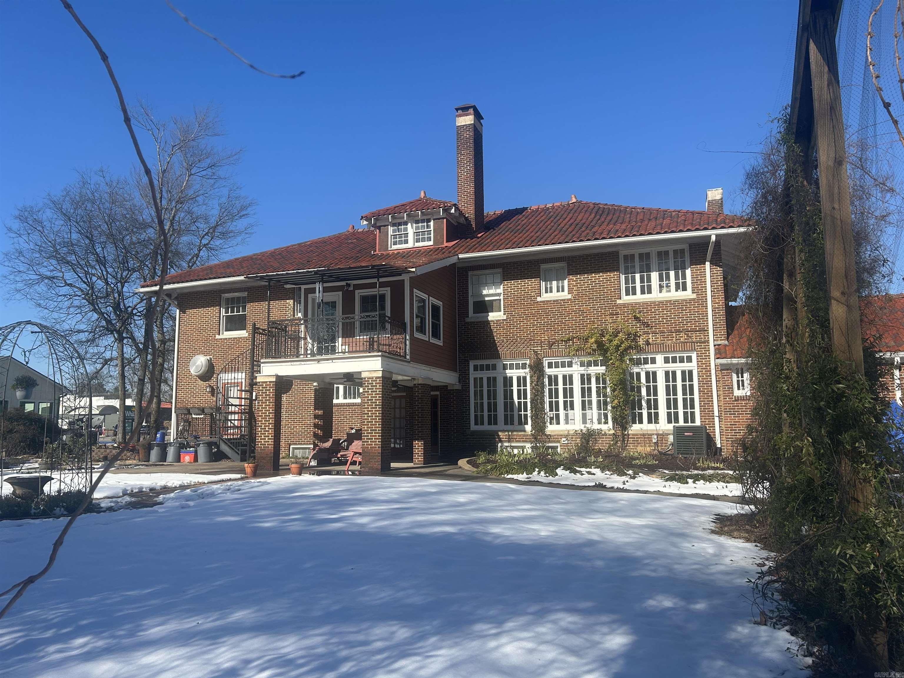 605 E Race  Searcy, AR