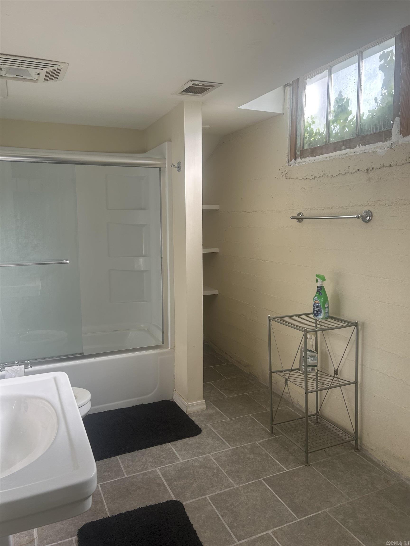 605 E Race  Searcy, AR
