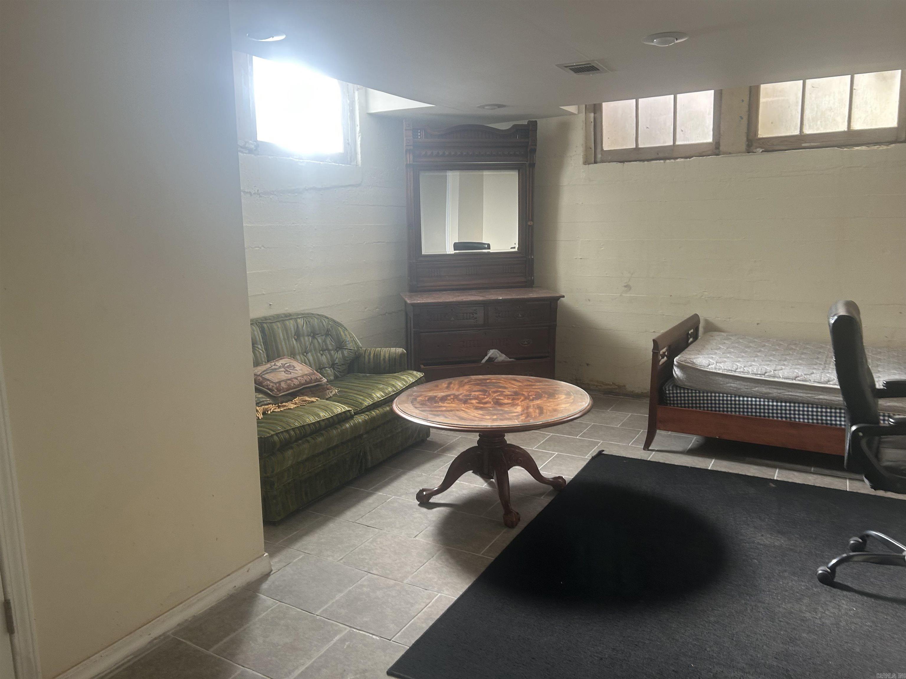 605 E Race  Searcy, AR