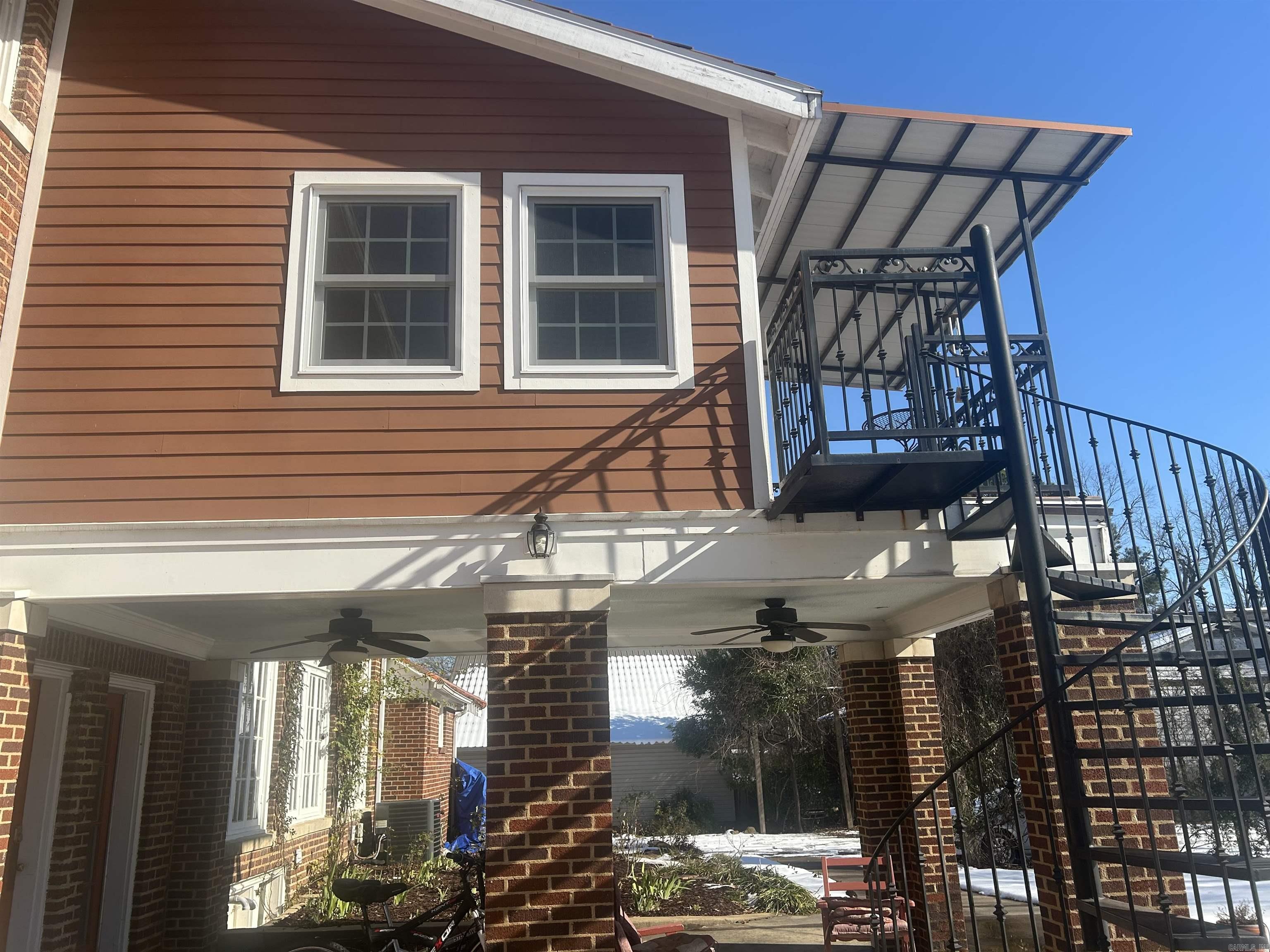 605 E Race  Searcy, AR