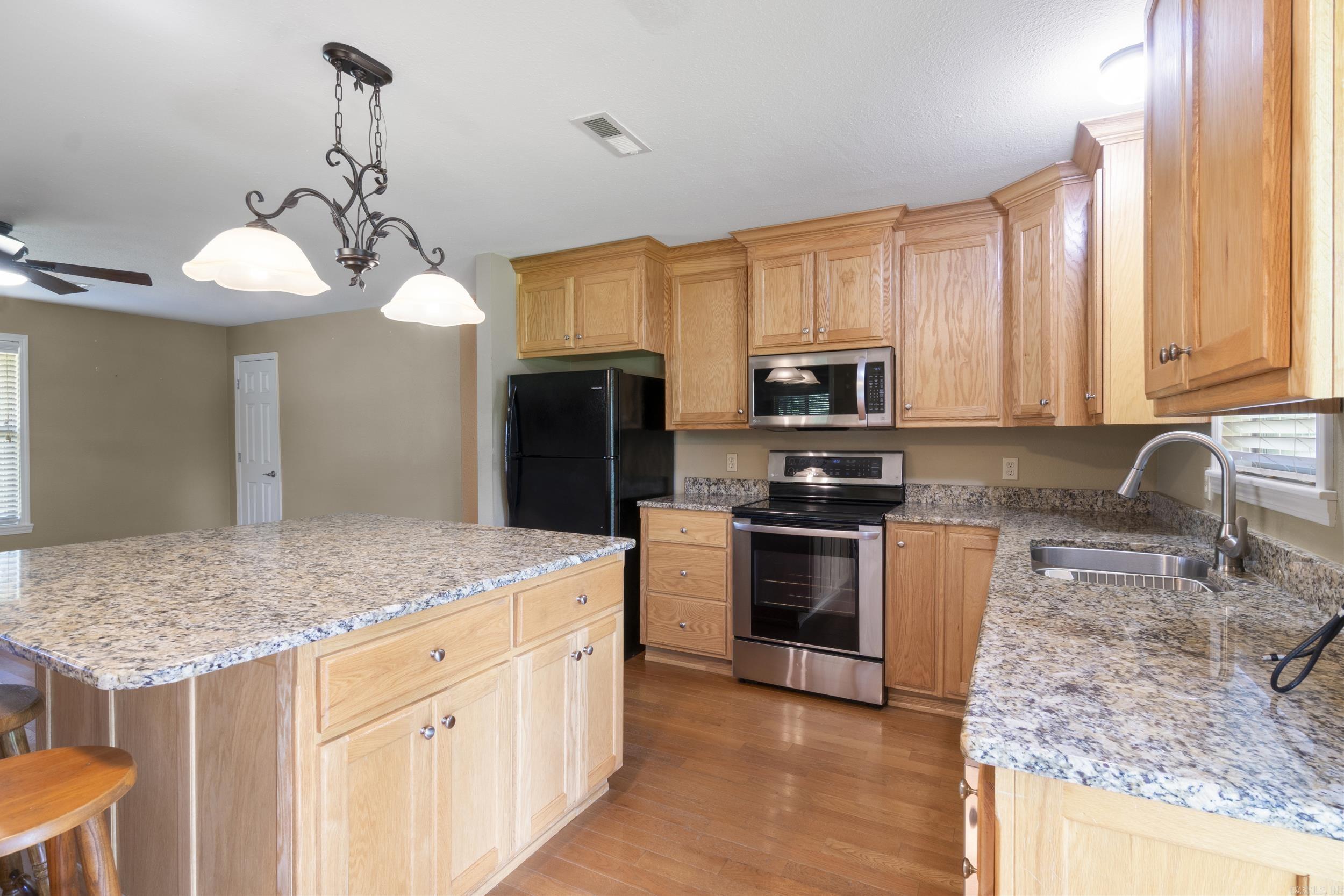 112 Cedar Crest  Clinton, AR