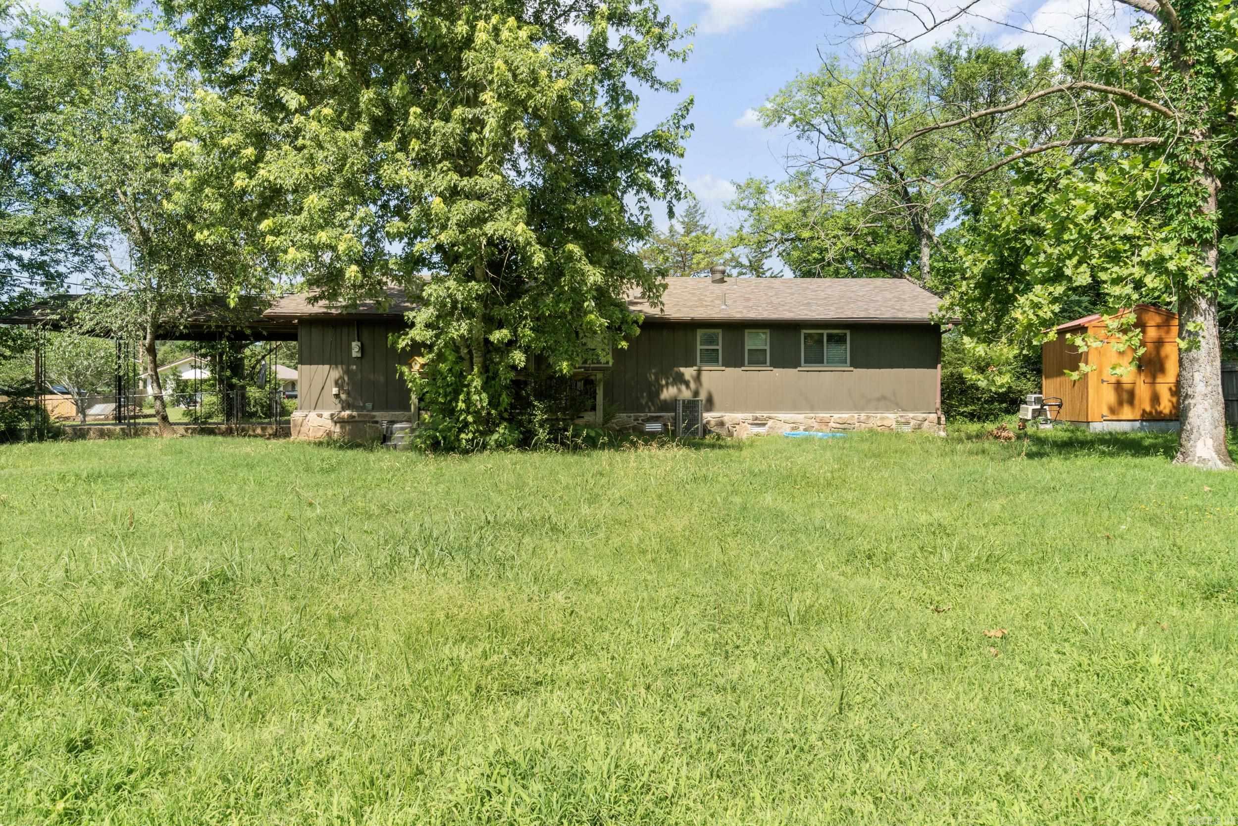 112 Cedar Crest  Clinton, AR