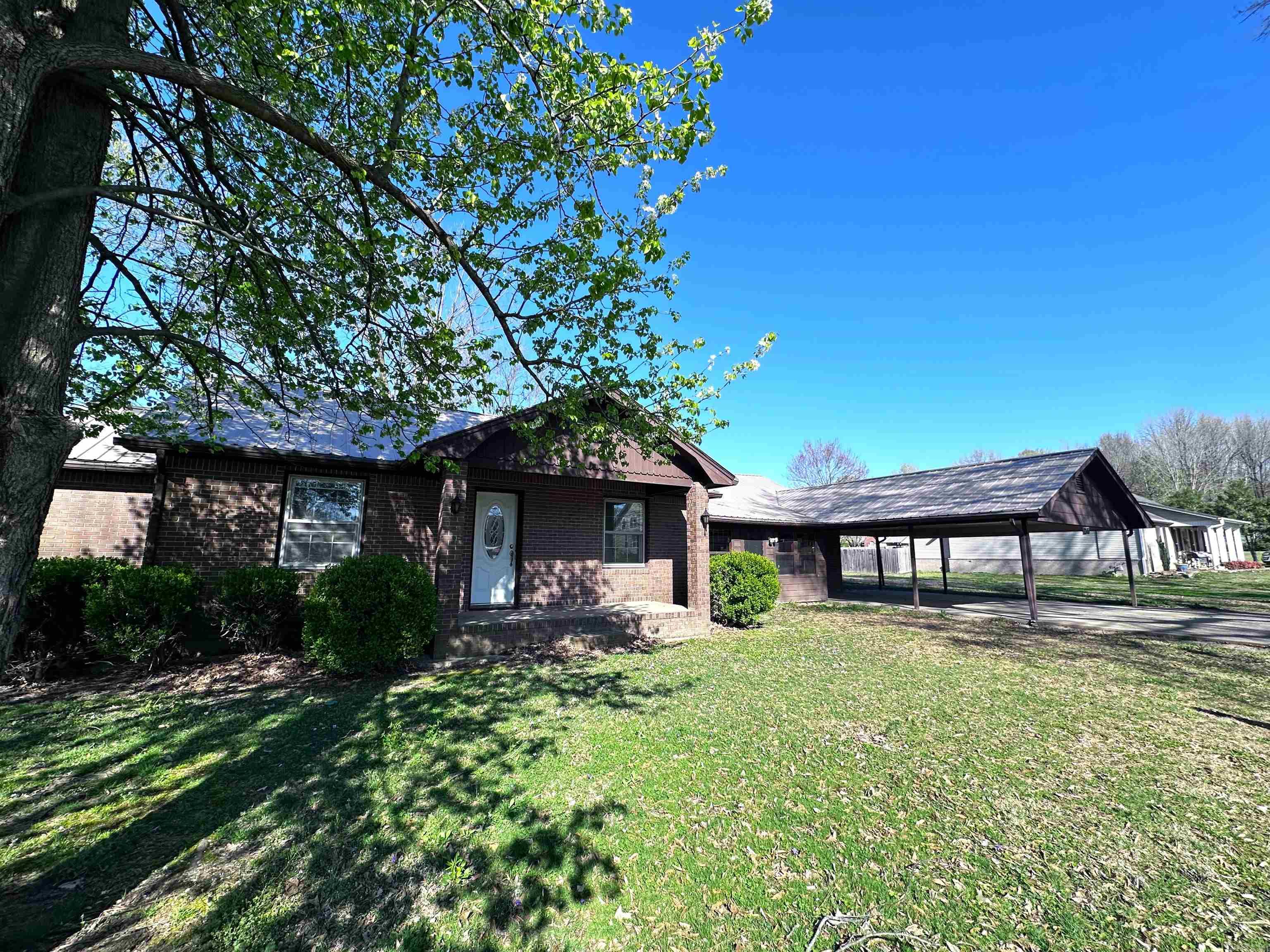 245 S 18  Piggott, AR