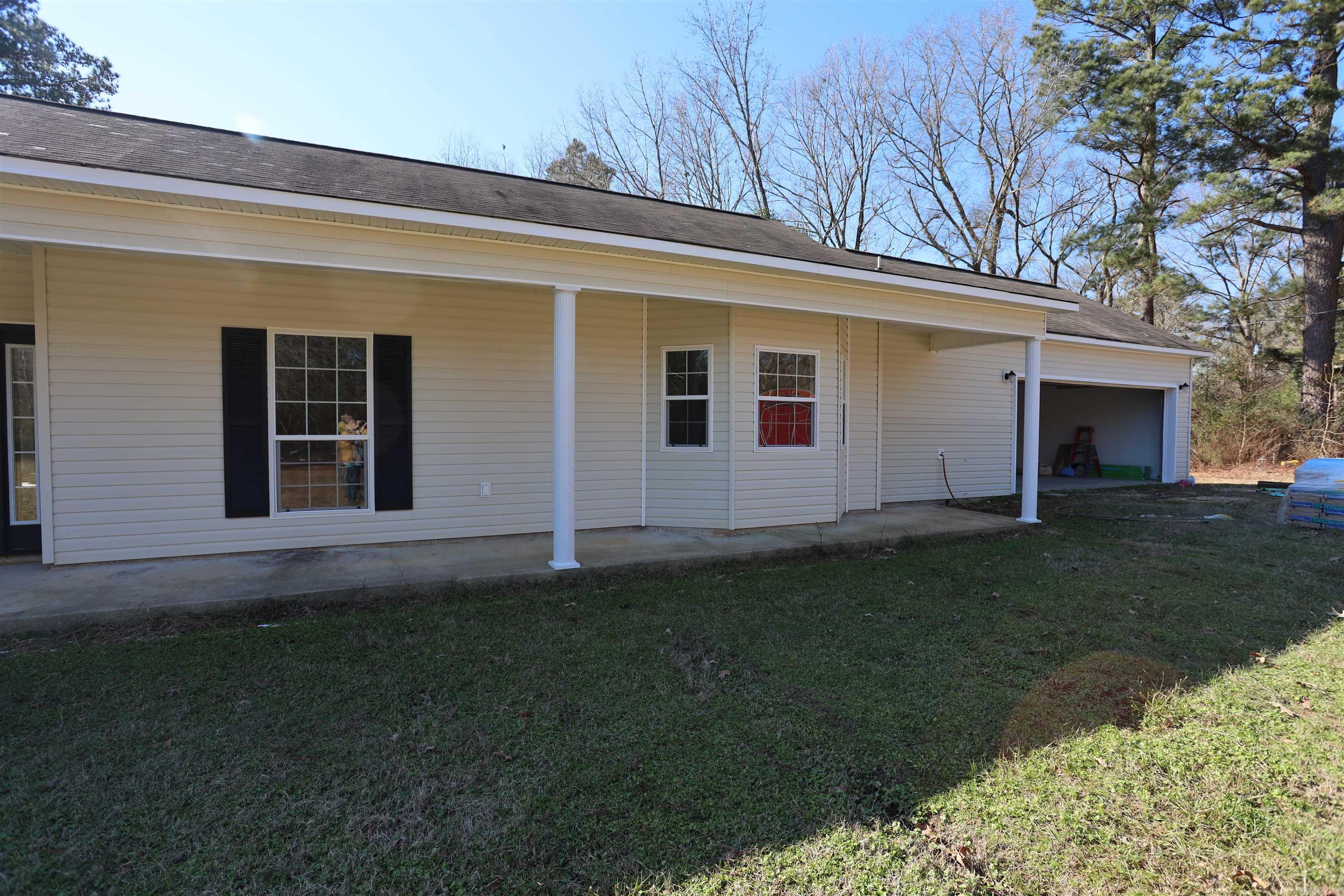 1482 N Hwy 8 Warren, AR 71671