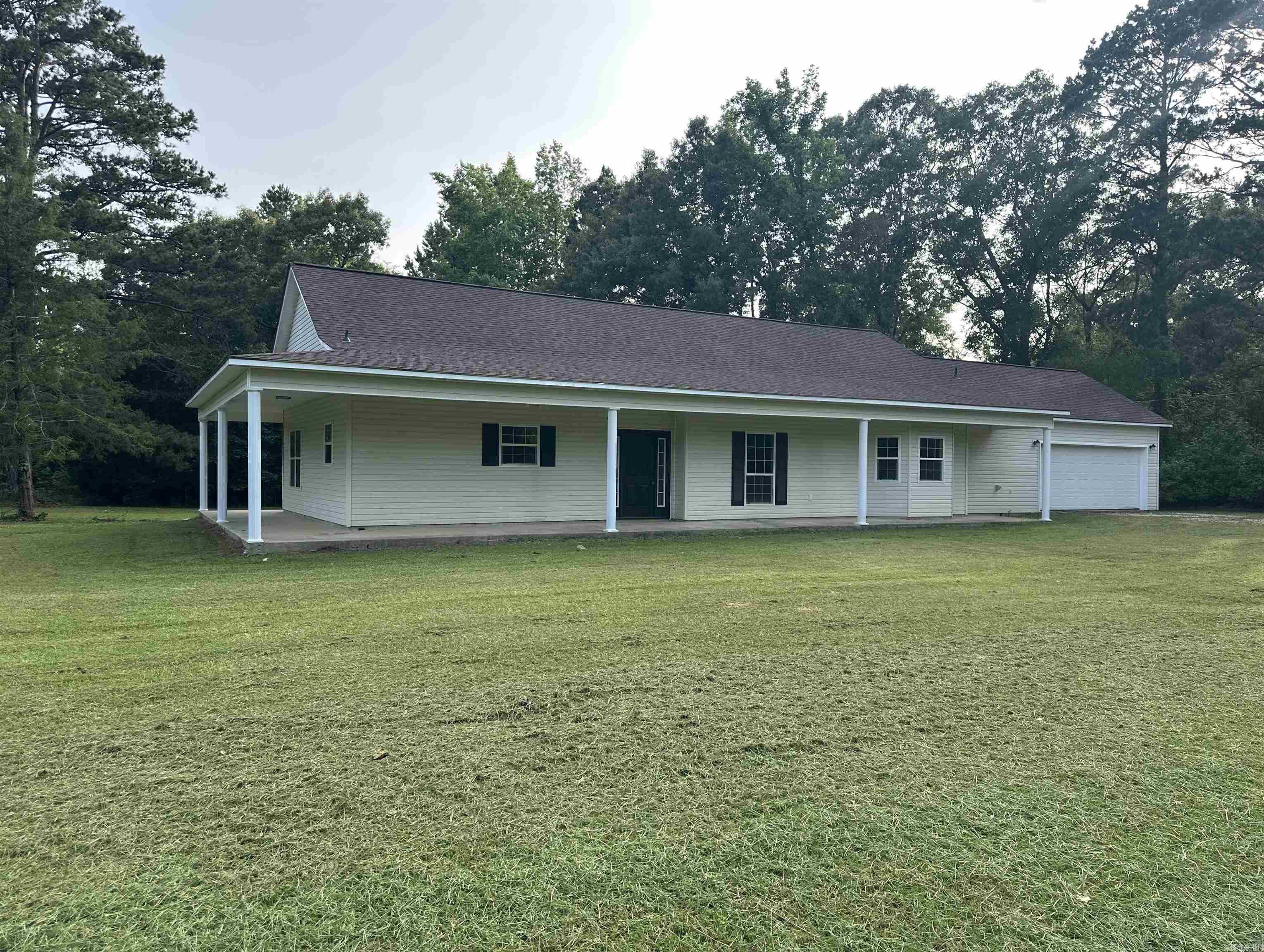 1482 N Hwy 8  Warren, AR