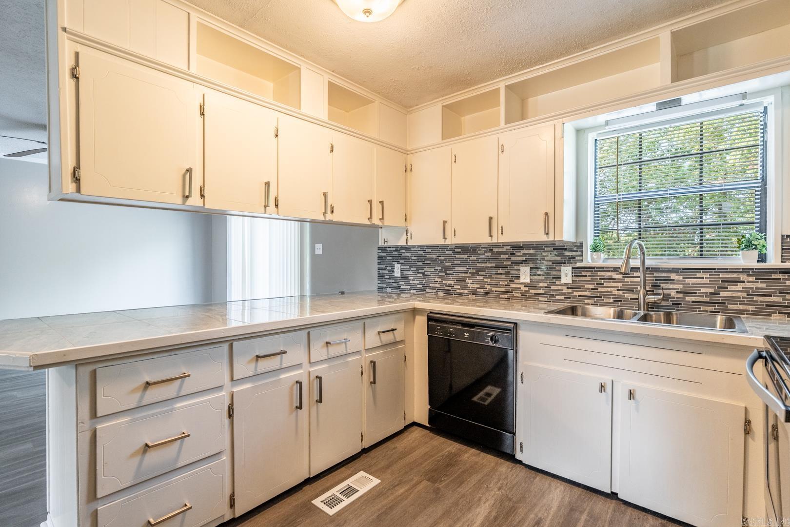 13721  Eagle Hawk  Little Rock, AR