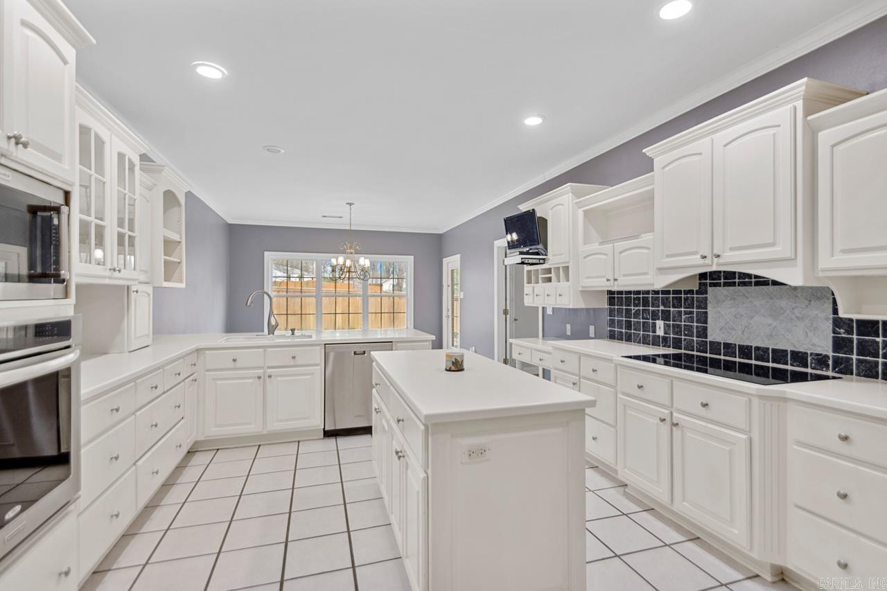 1114  Churchill  Benton, AR