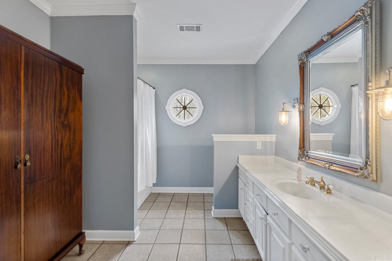 1114  Churchill  Benton, AR