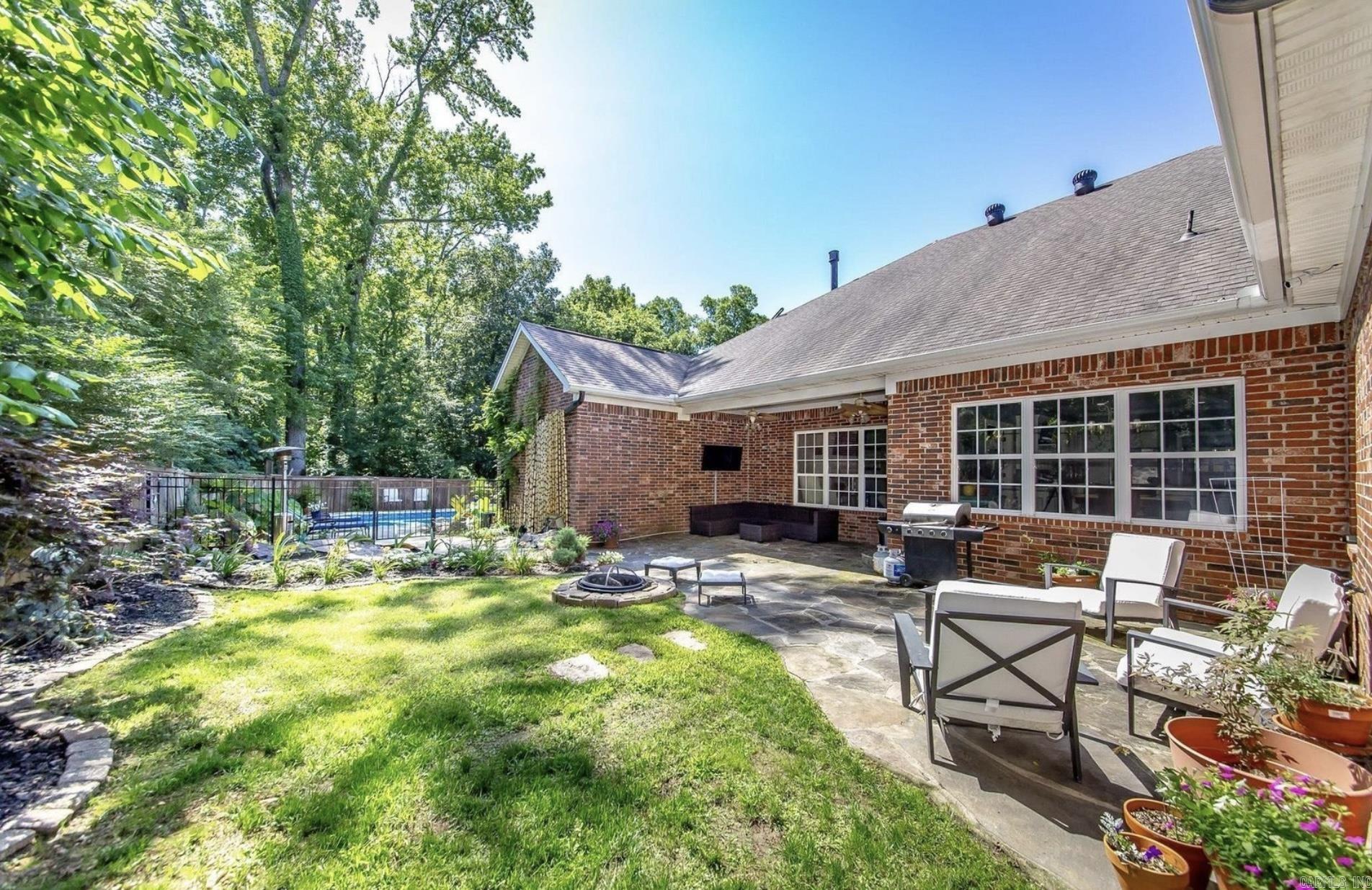 1114  Churchill  Benton, AR