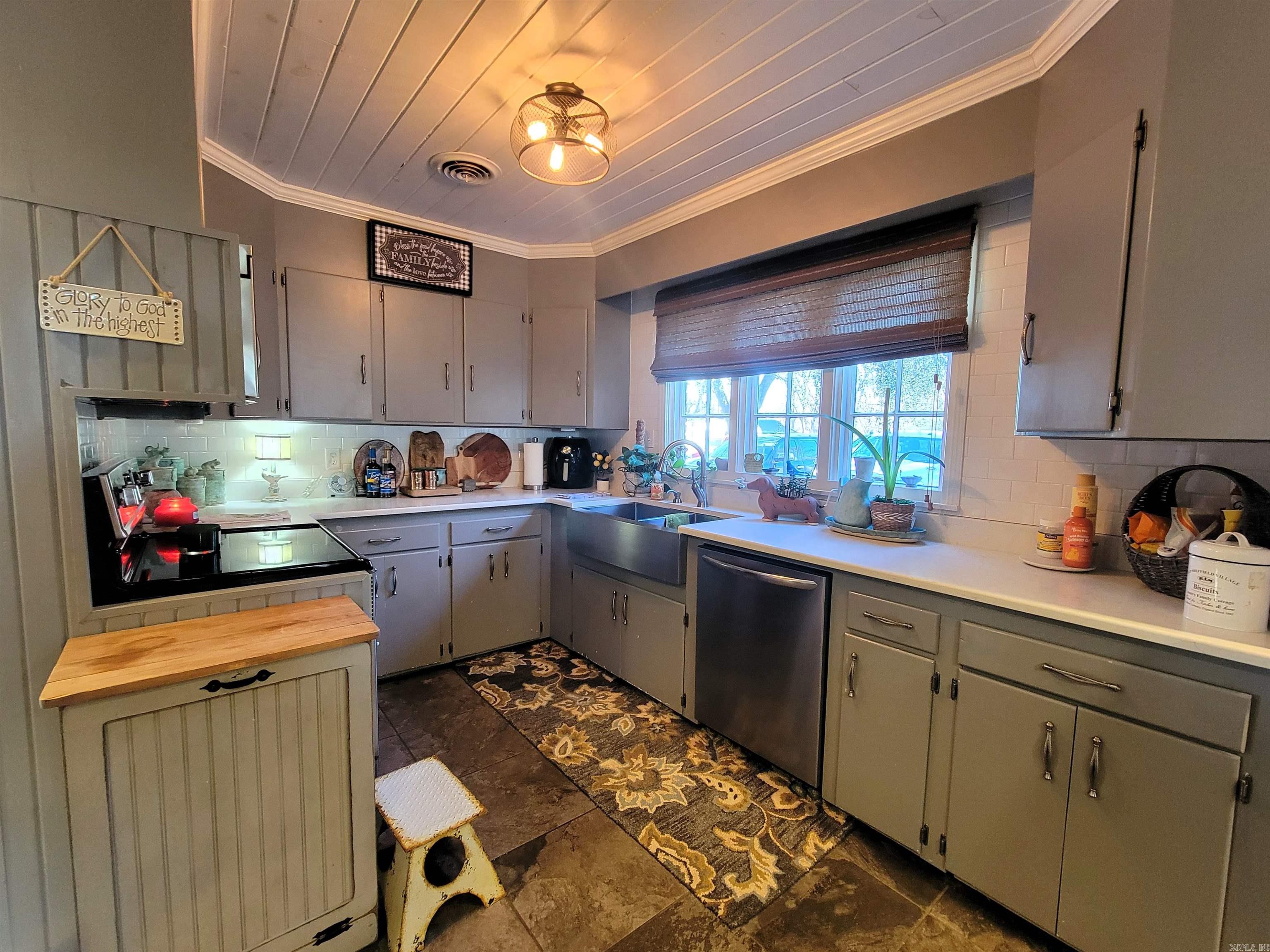 2524  Lakeshore  Lake Village, AR