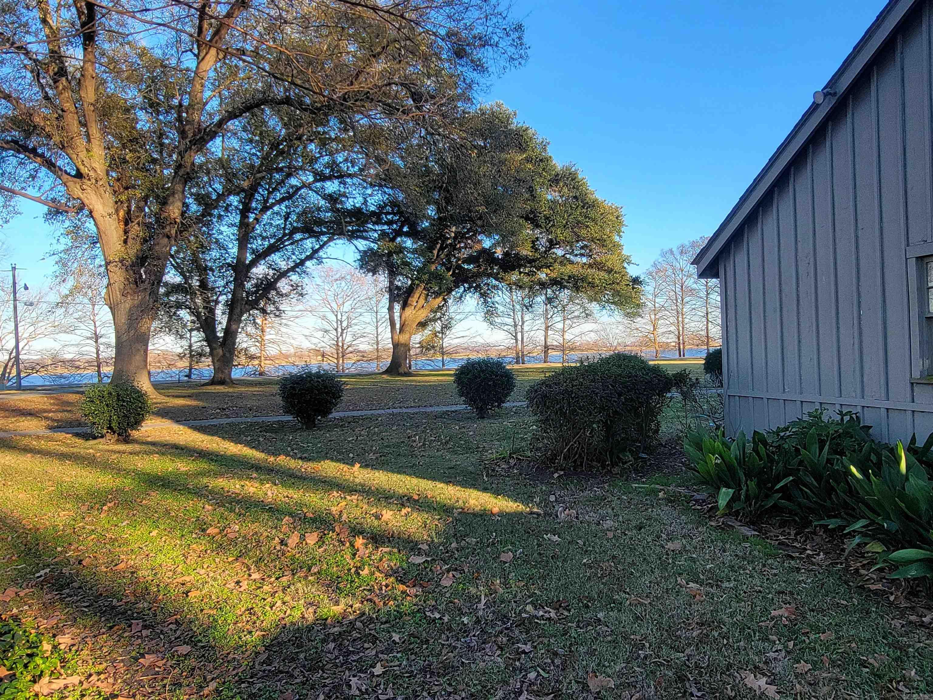 2524  Lakeshore  Lake Village, AR