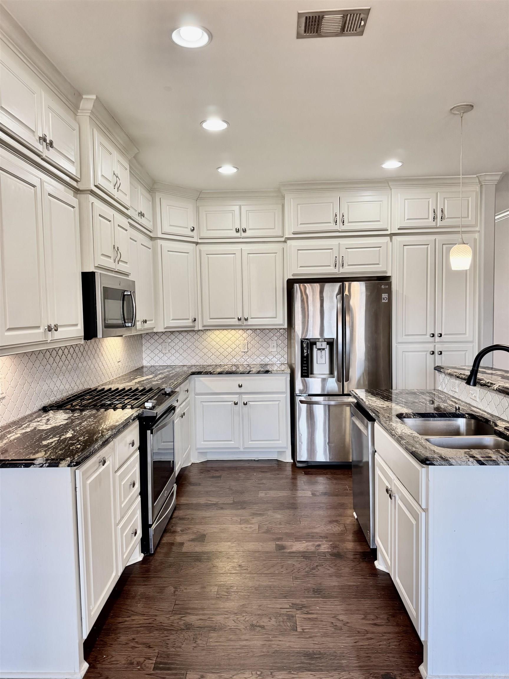 7511  Peach Blossom  Benton, AR