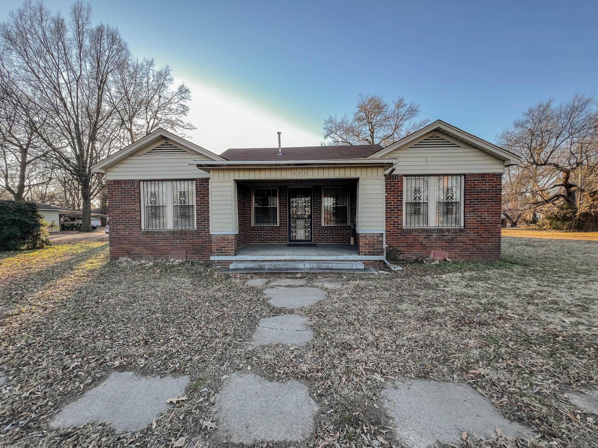 227  Harris  Wynne, AR