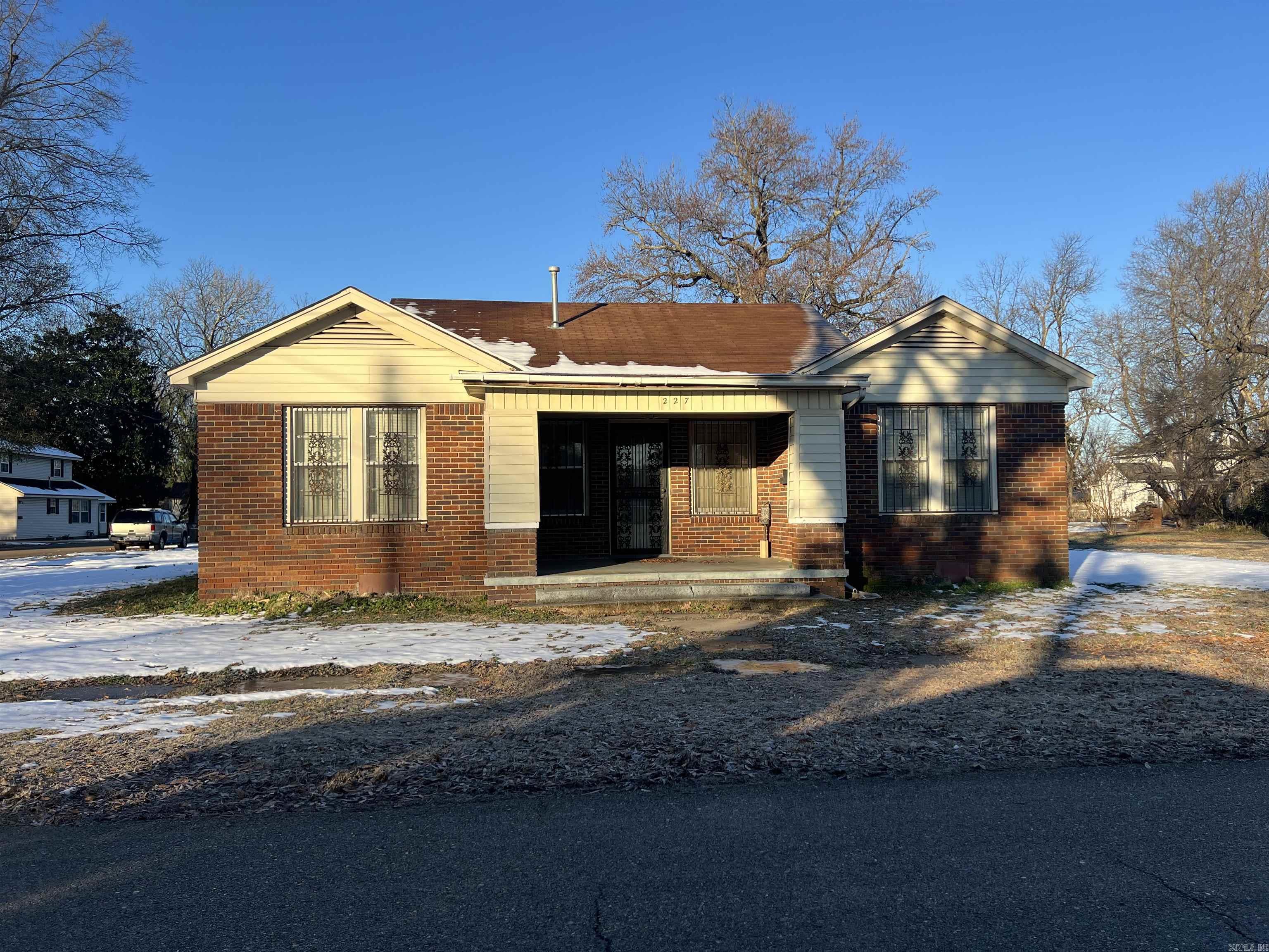 227  Harris  Wynne, AR