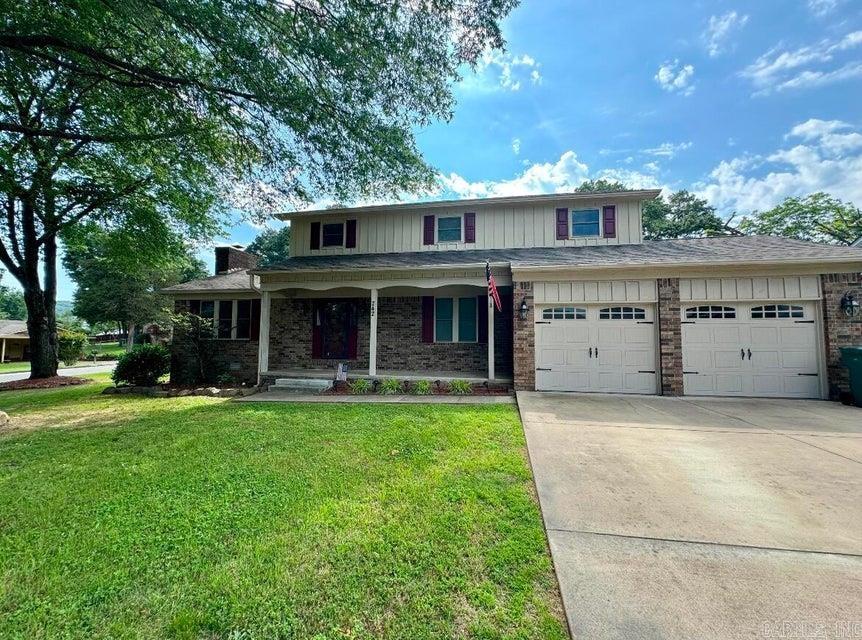 242 S Cumberland  Russellville, AR