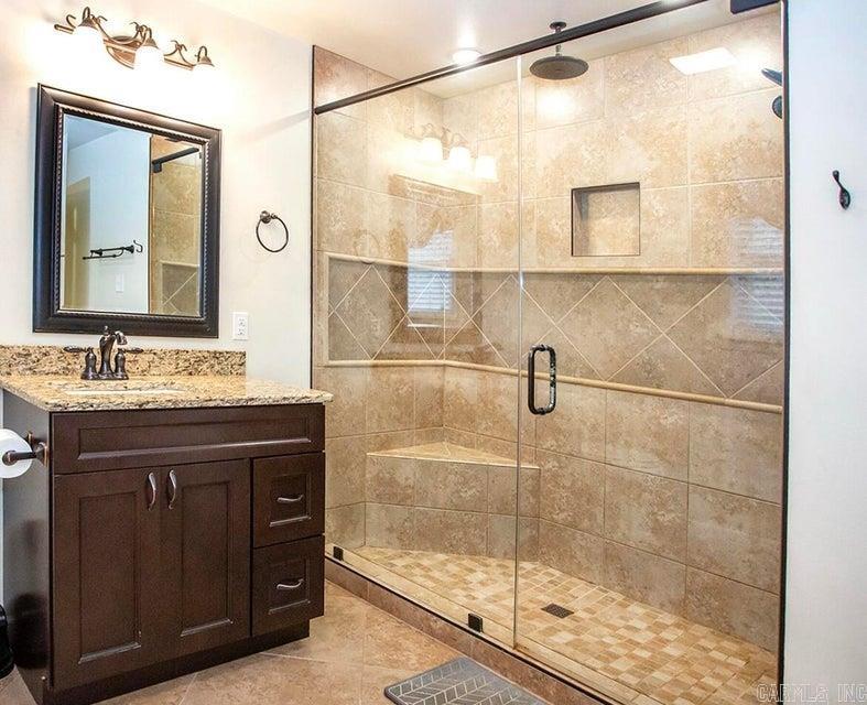 242 S Cumberland  Russellville, AR