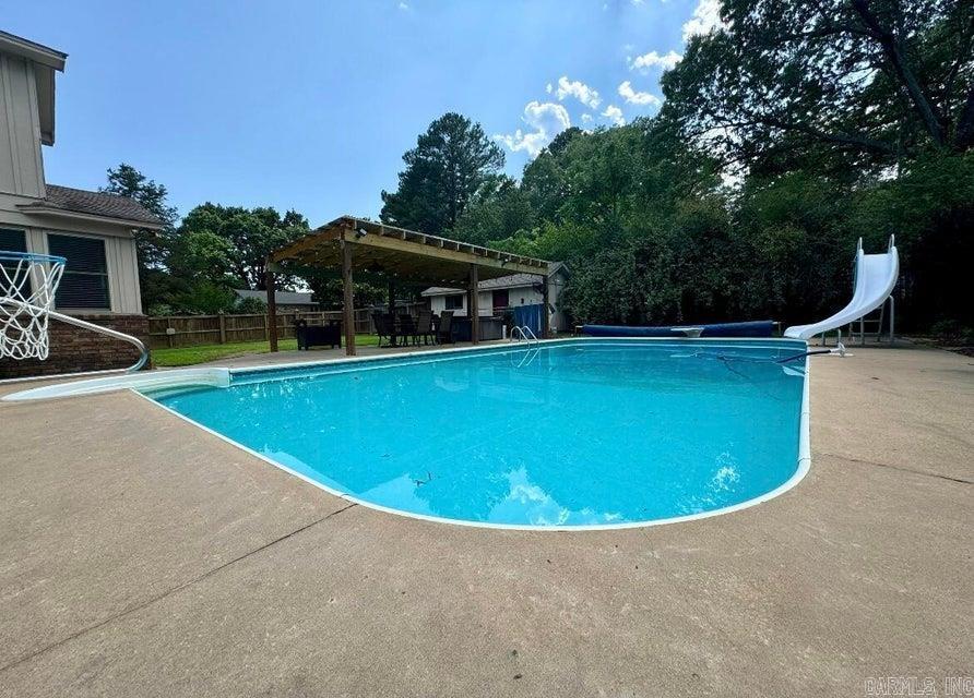 242 S Cumberland  Russellville, AR