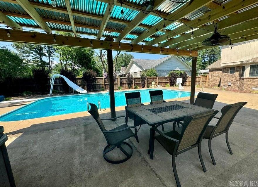 242 S Cumberland  Russellville, AR