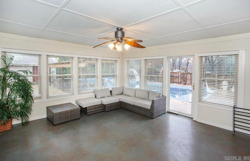 242 S Cumberland  Russellville, AR