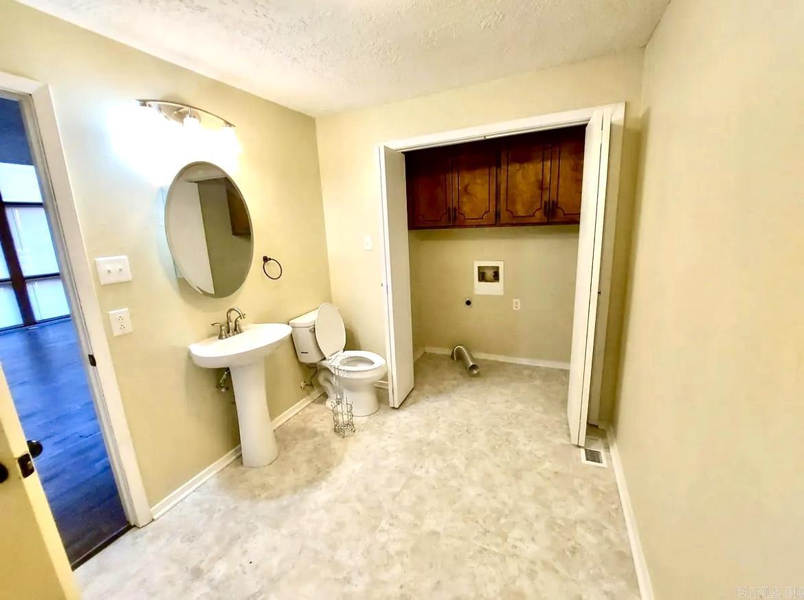 120  Cash Unit B3 Hot Springs, AR