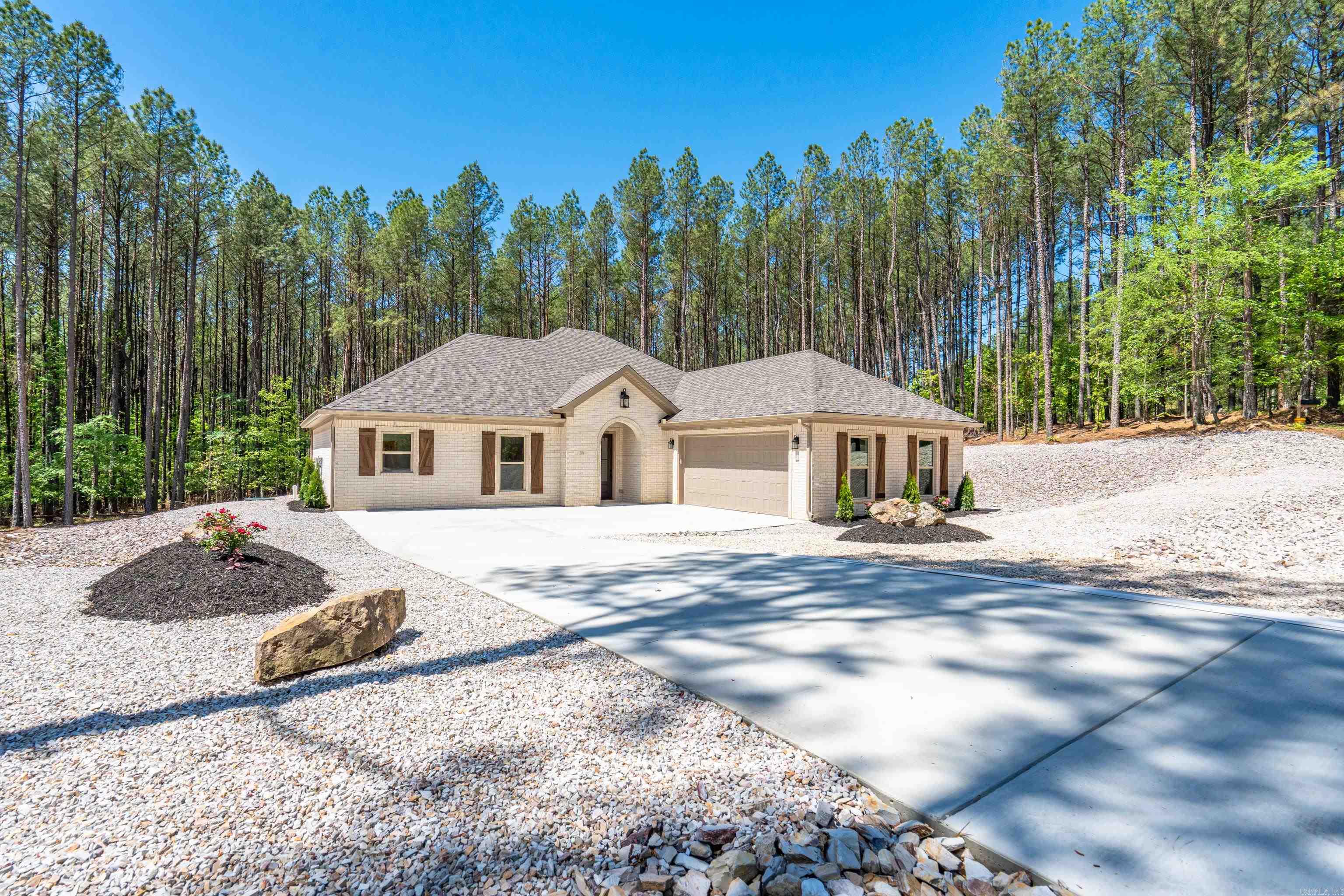 370  Maderas  Hot Springs Village, AR