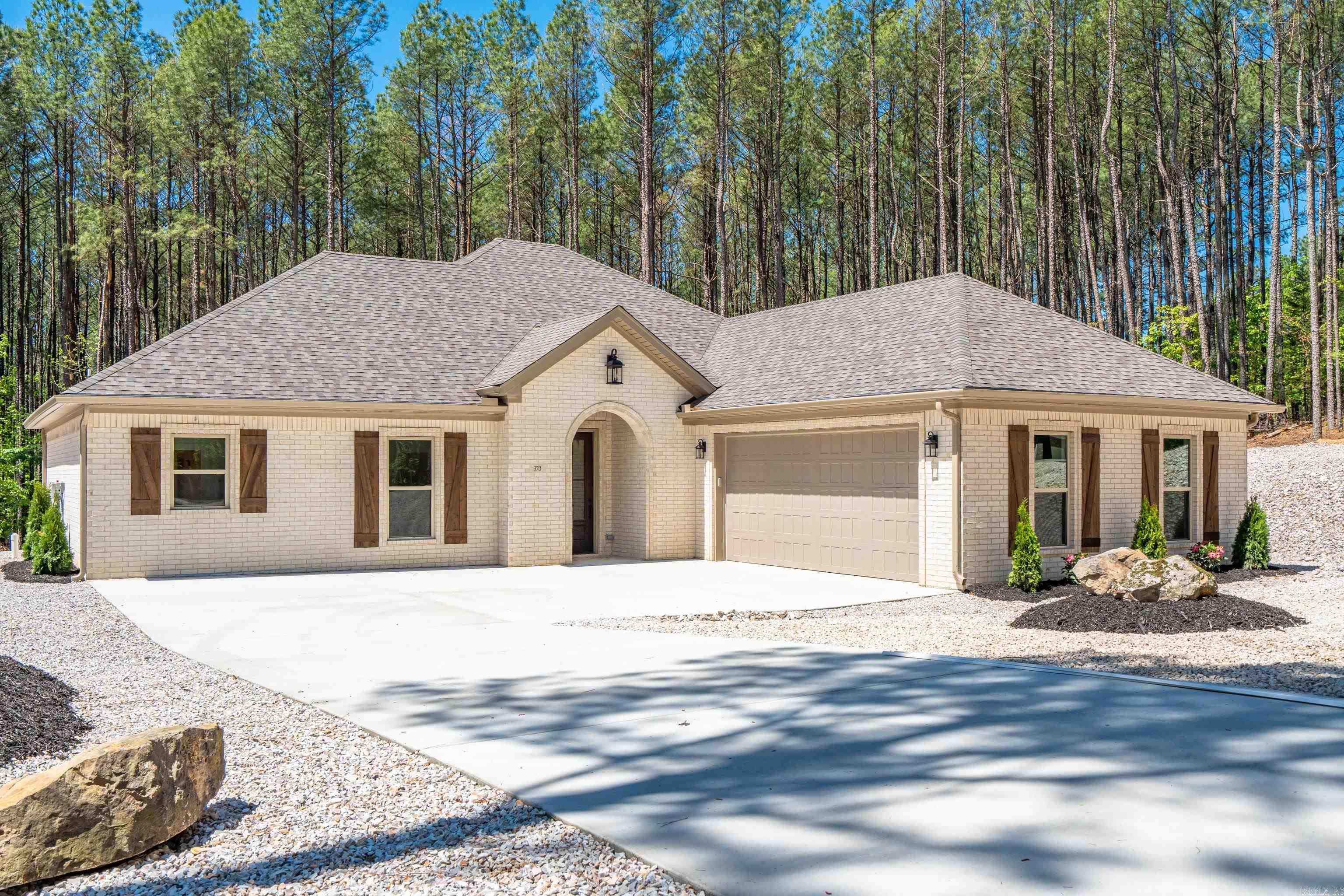 370  Maderas  Hot Springs Village, AR