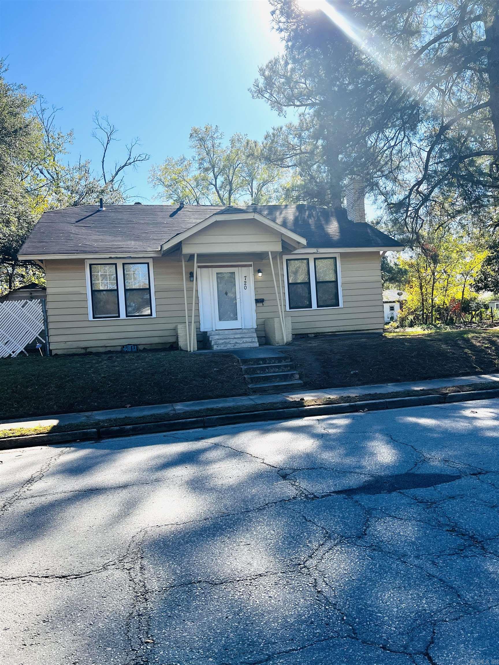 720 W 23rd  Pine Bluff, AR