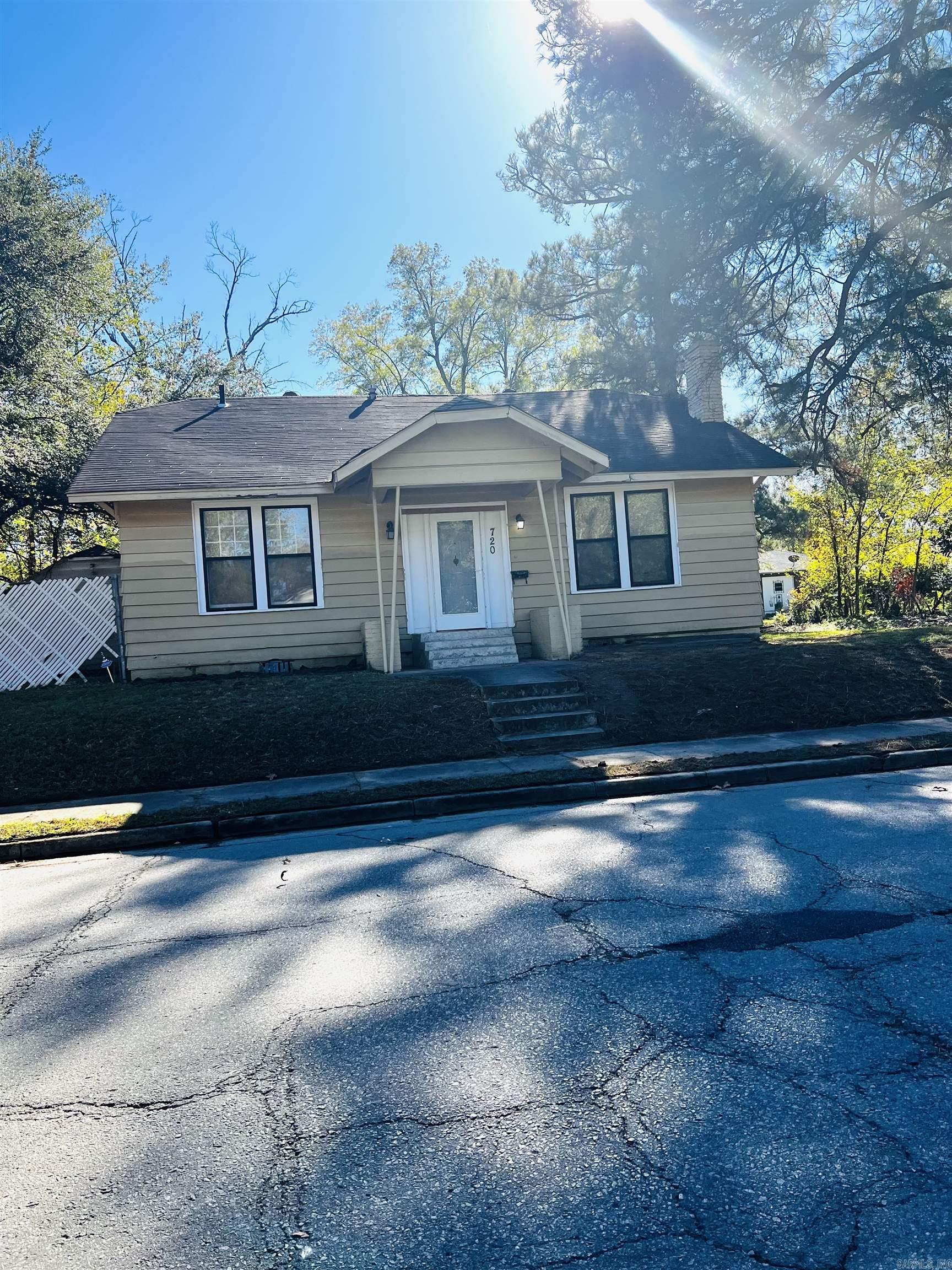 720 W 23rd  Pine Bluff, AR
