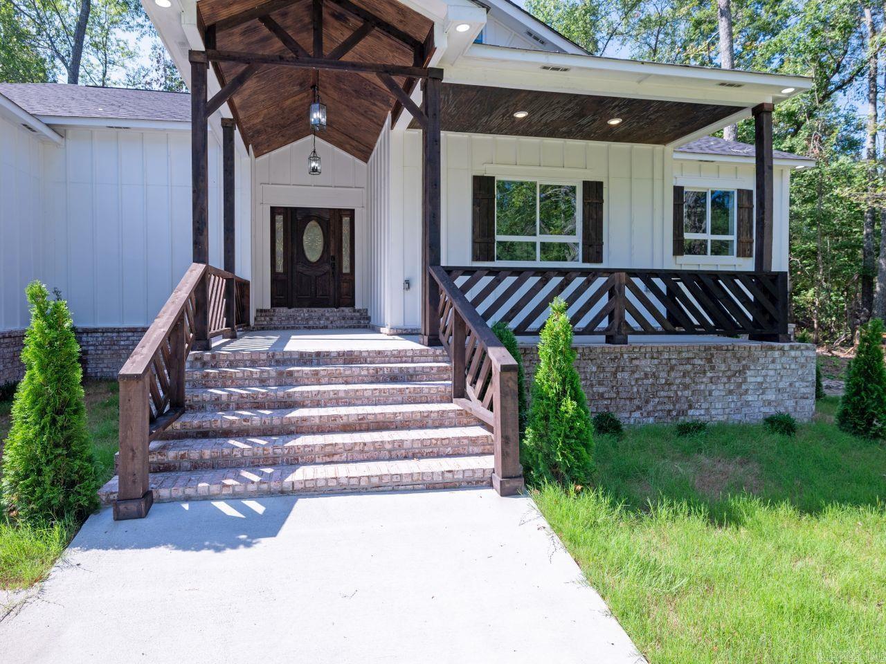 8716 E Fairview  Hensley, AR