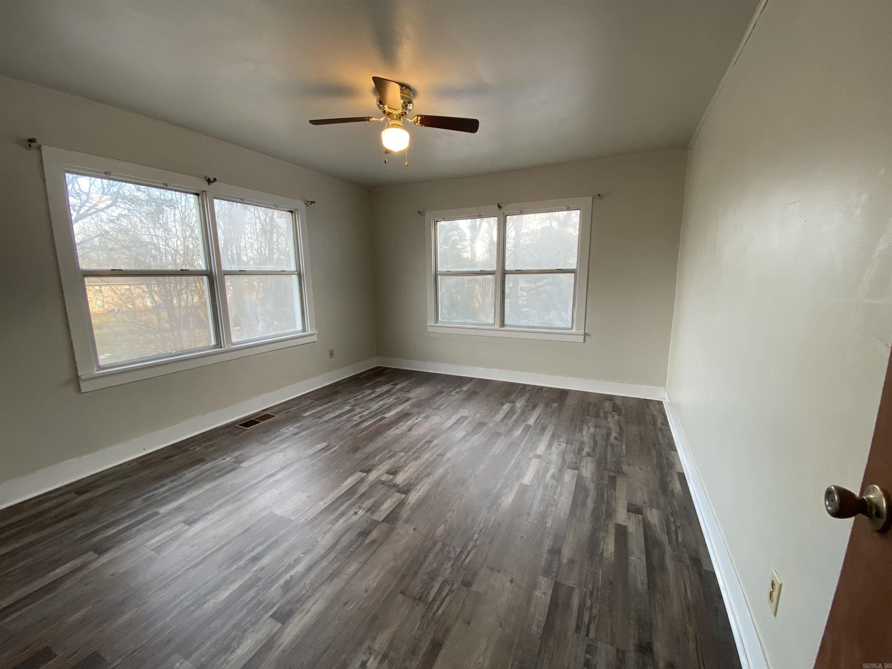 517 W Clark  Nashville, AR