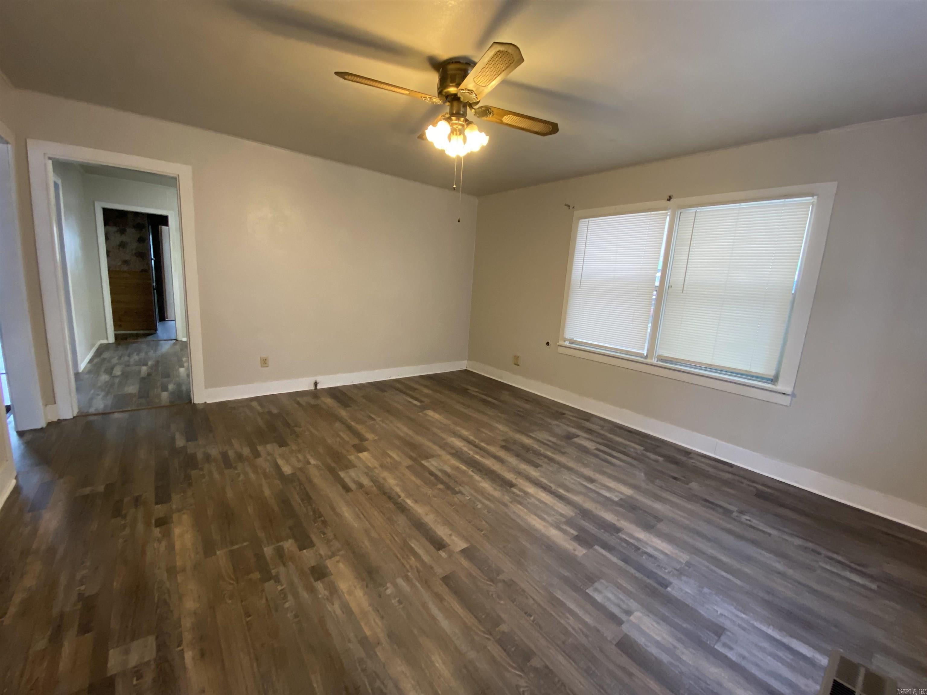 517 W Clark  Nashville, AR