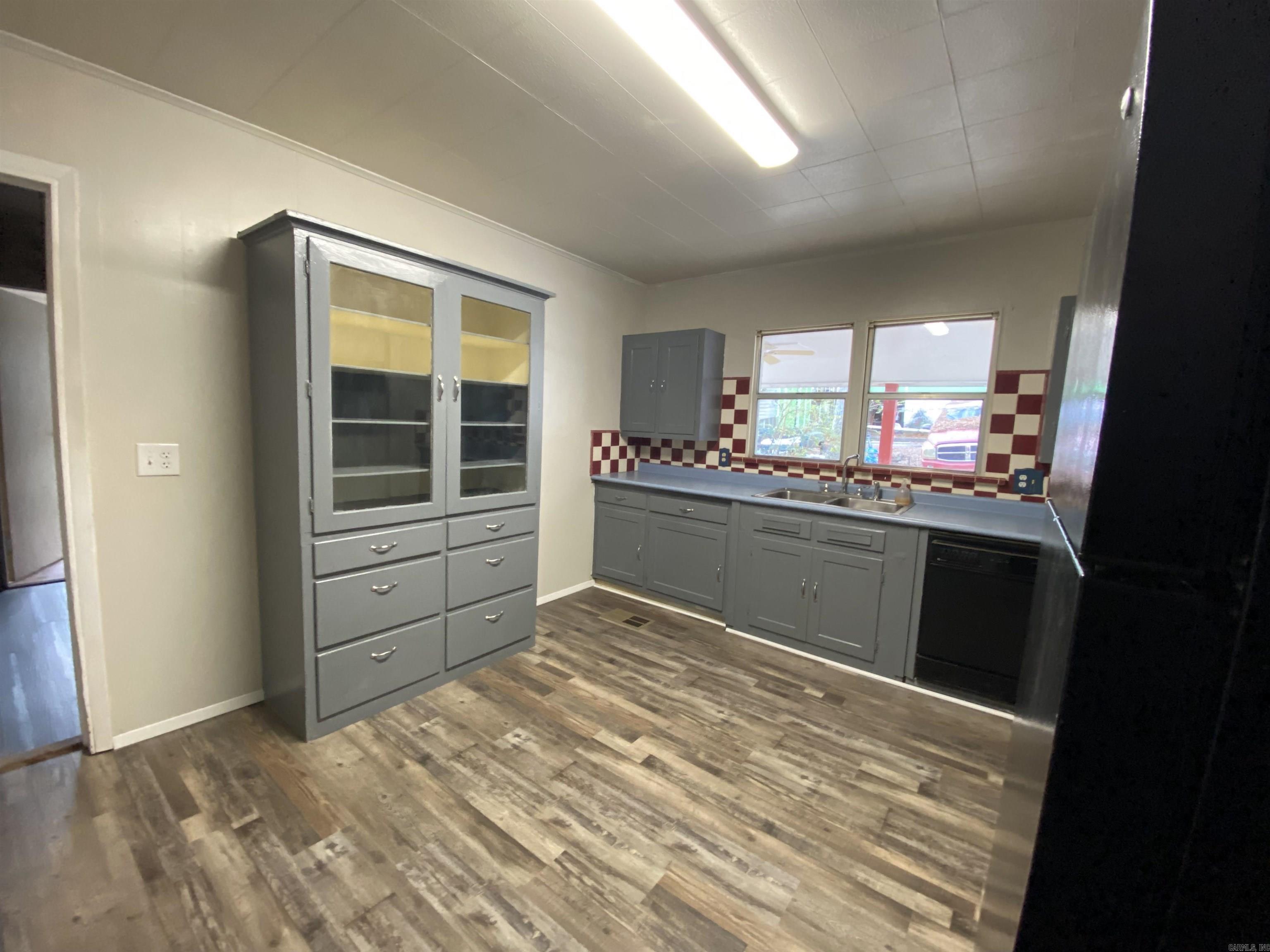 517 W Clark  Nashville, AR