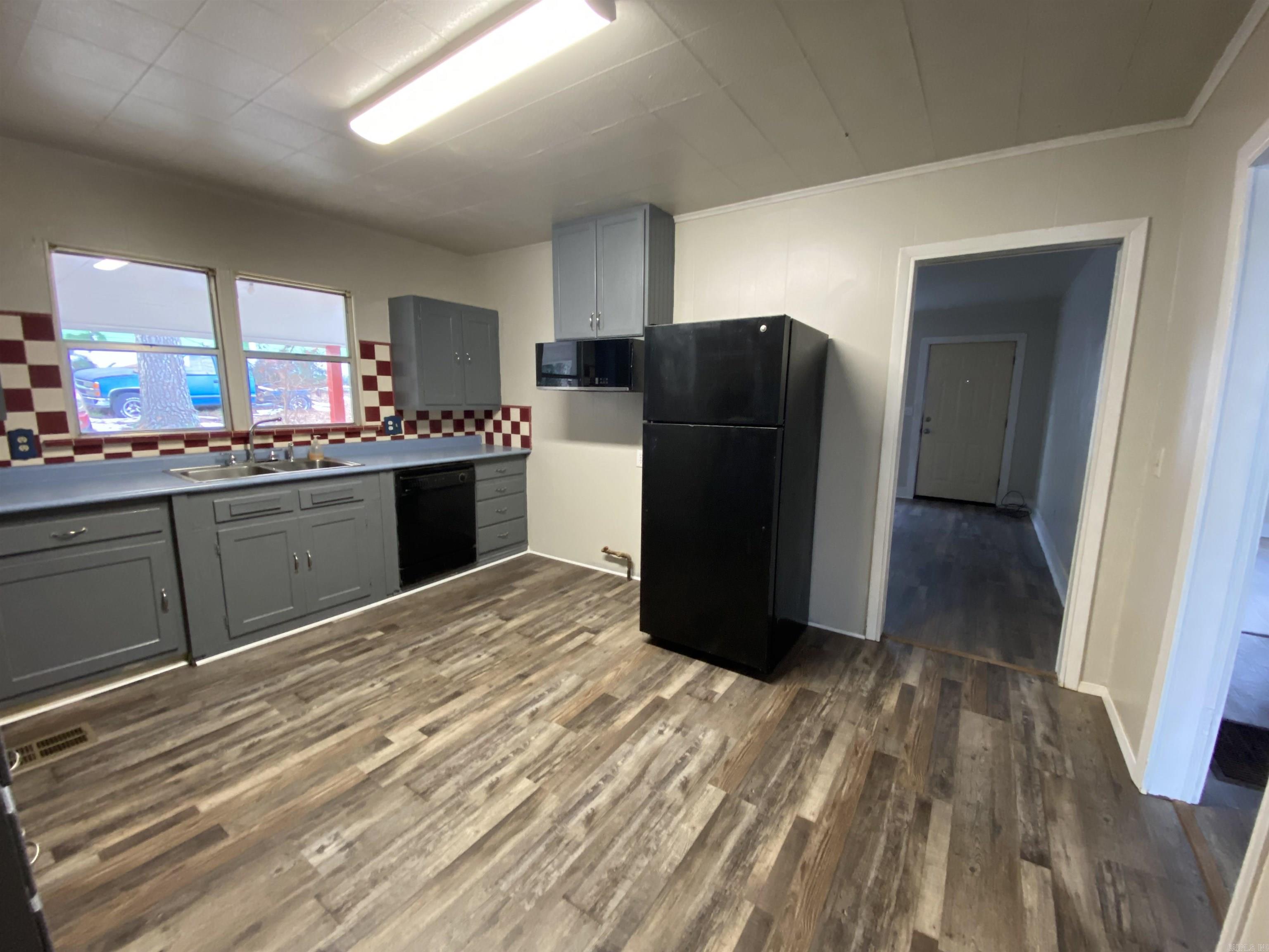 517 W Clark  Nashville, AR
