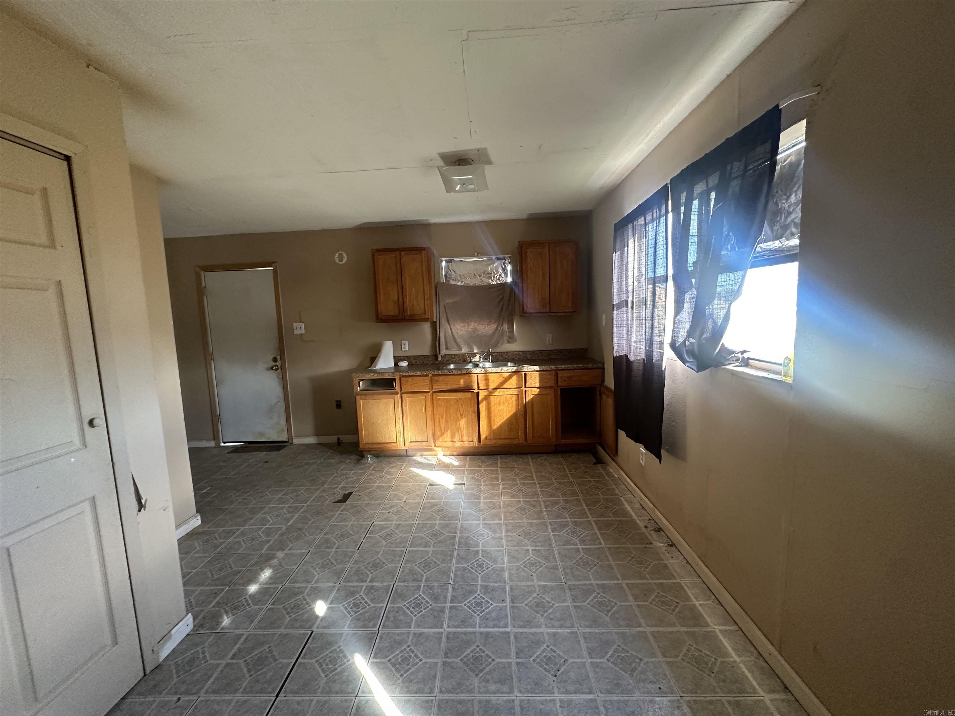 1002,1003  Harris  Atlanta, TX