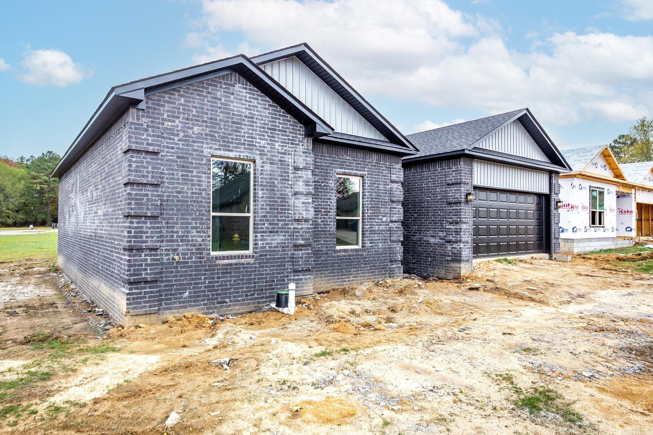 911 E Dell Vista  Cabot, AR