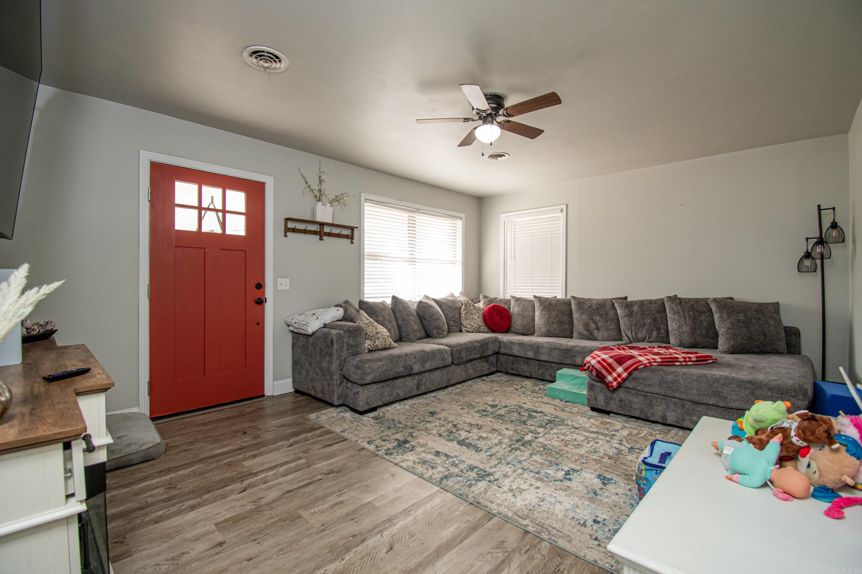 403 E Victory St  Star City, AR