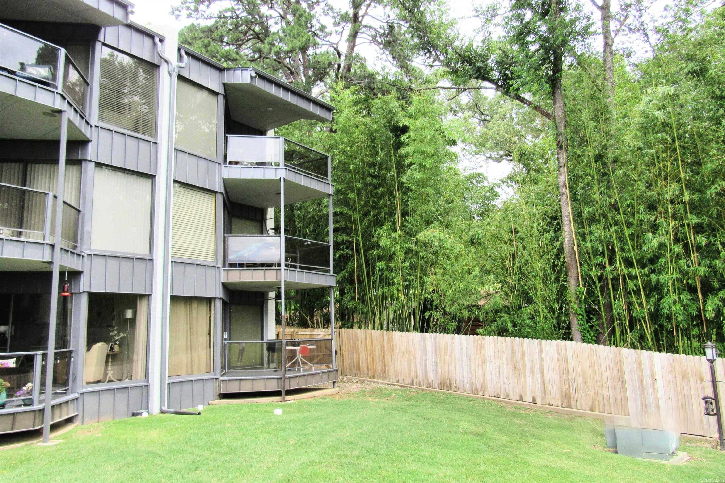 270 Lake Hamilton  Hot Springs National Park, AR