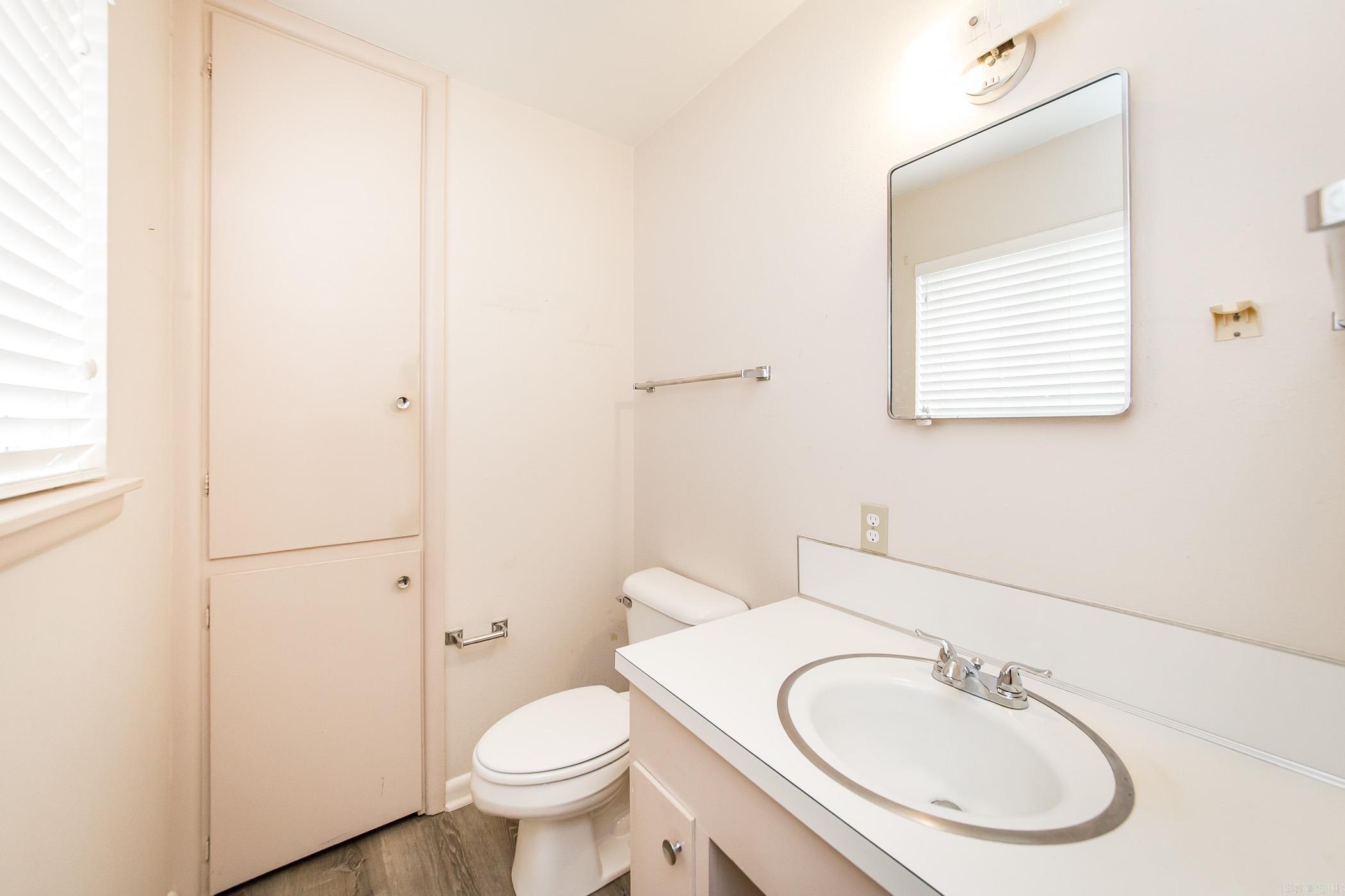 401  Poinsetta  Little Rock, AR