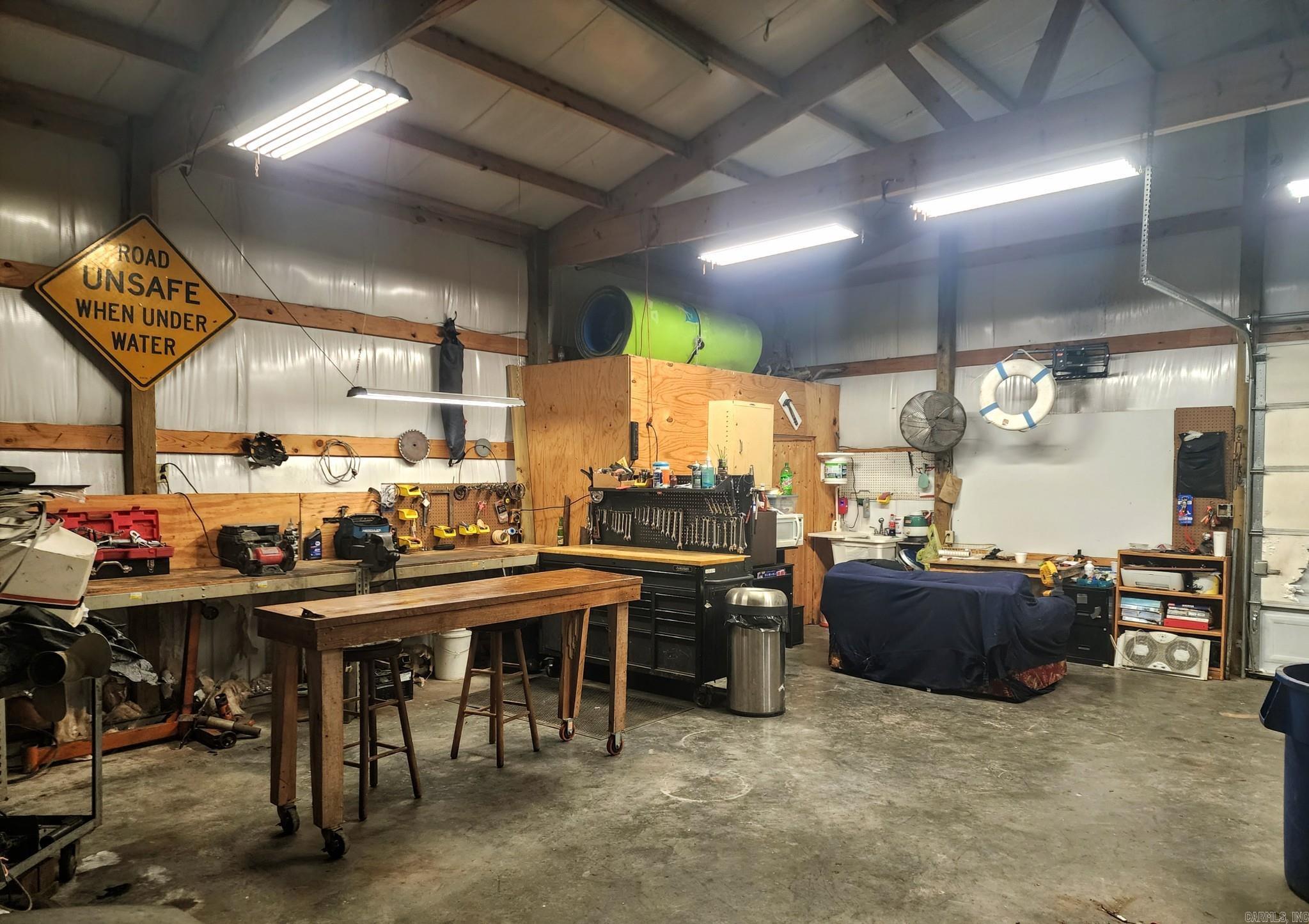 31 Guinea Lane Greers Ferry, AR 72067
