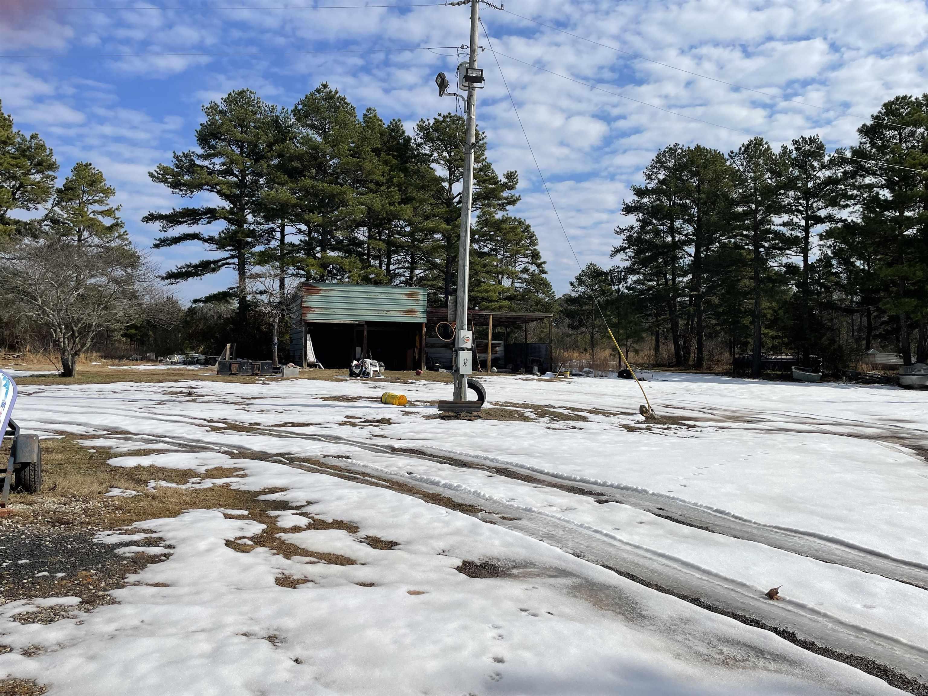 31 Guinea Lane Greers Ferry, AR 72067
