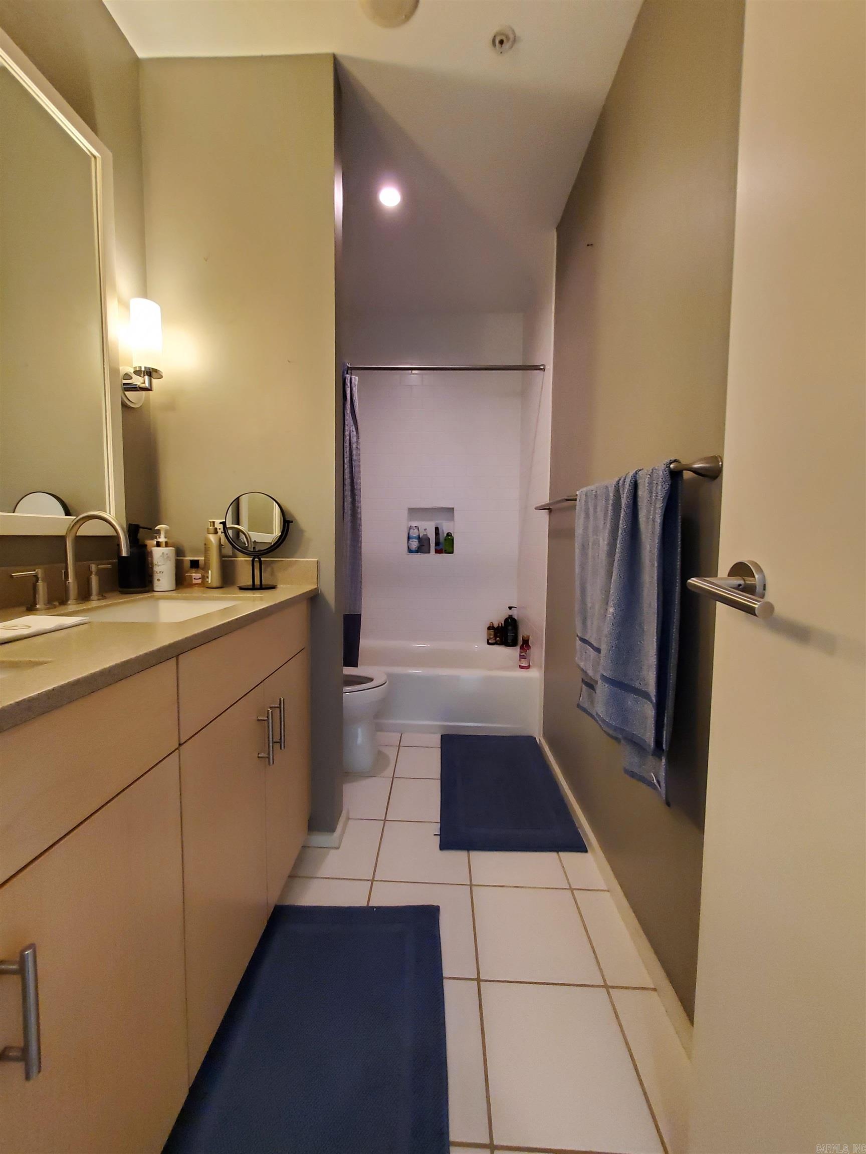 300 E Third APT 703 Little Rock, AR