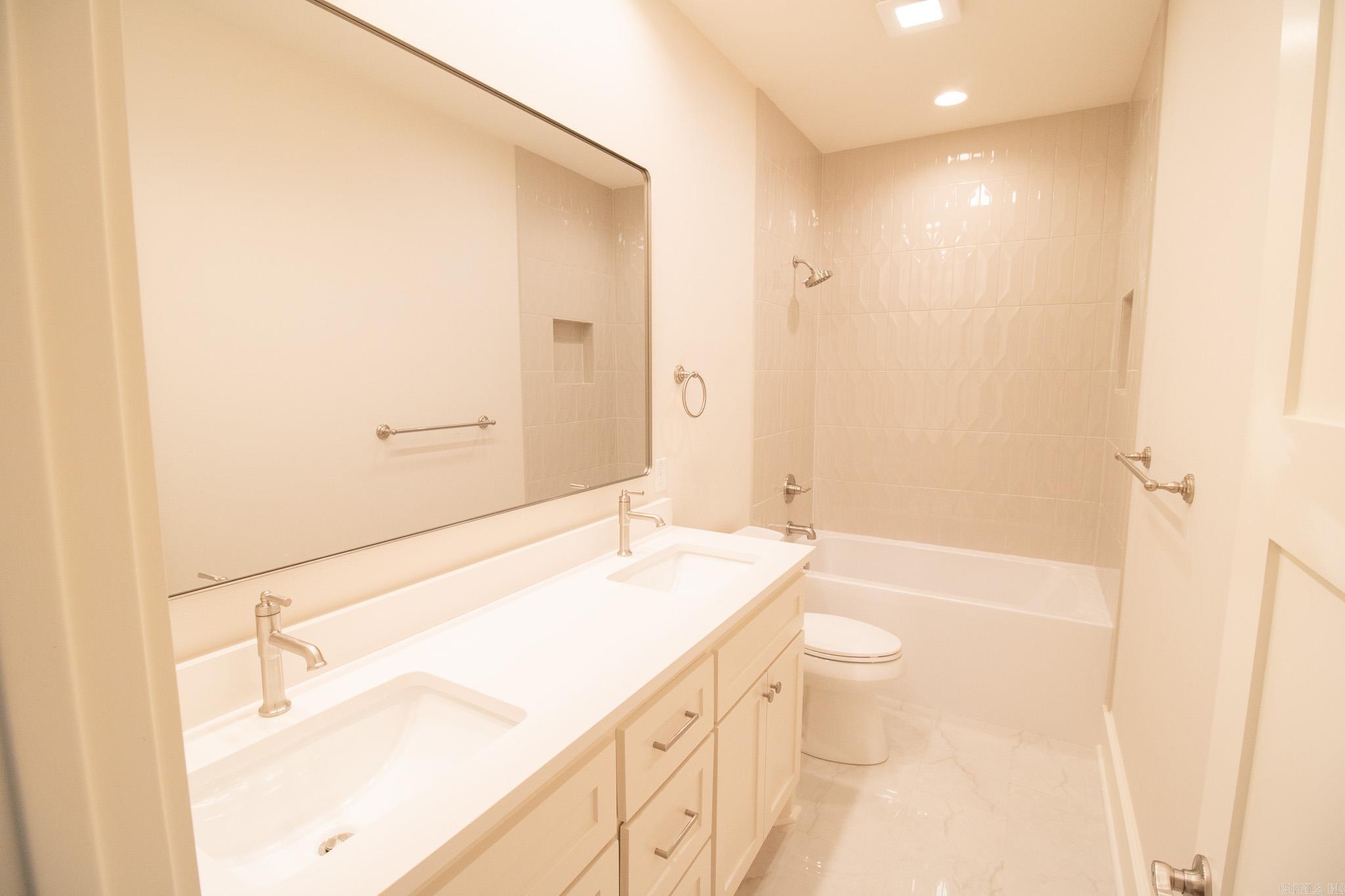 1645 Dolphin Drive Conway, AR 72034
